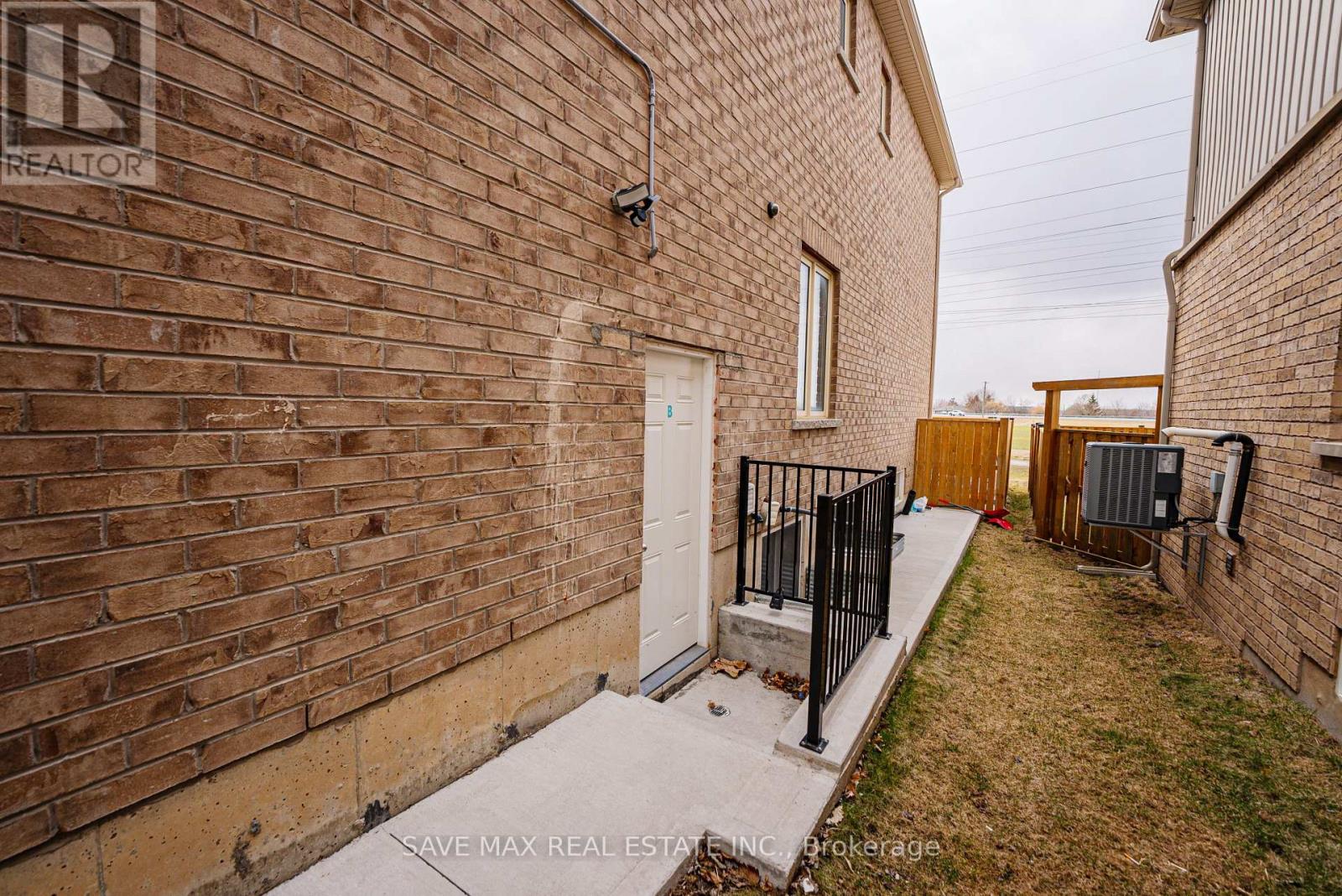 86 Sunset Way, Thorold, Ontario  L0S 1A0 - Photo 43 - X12049075