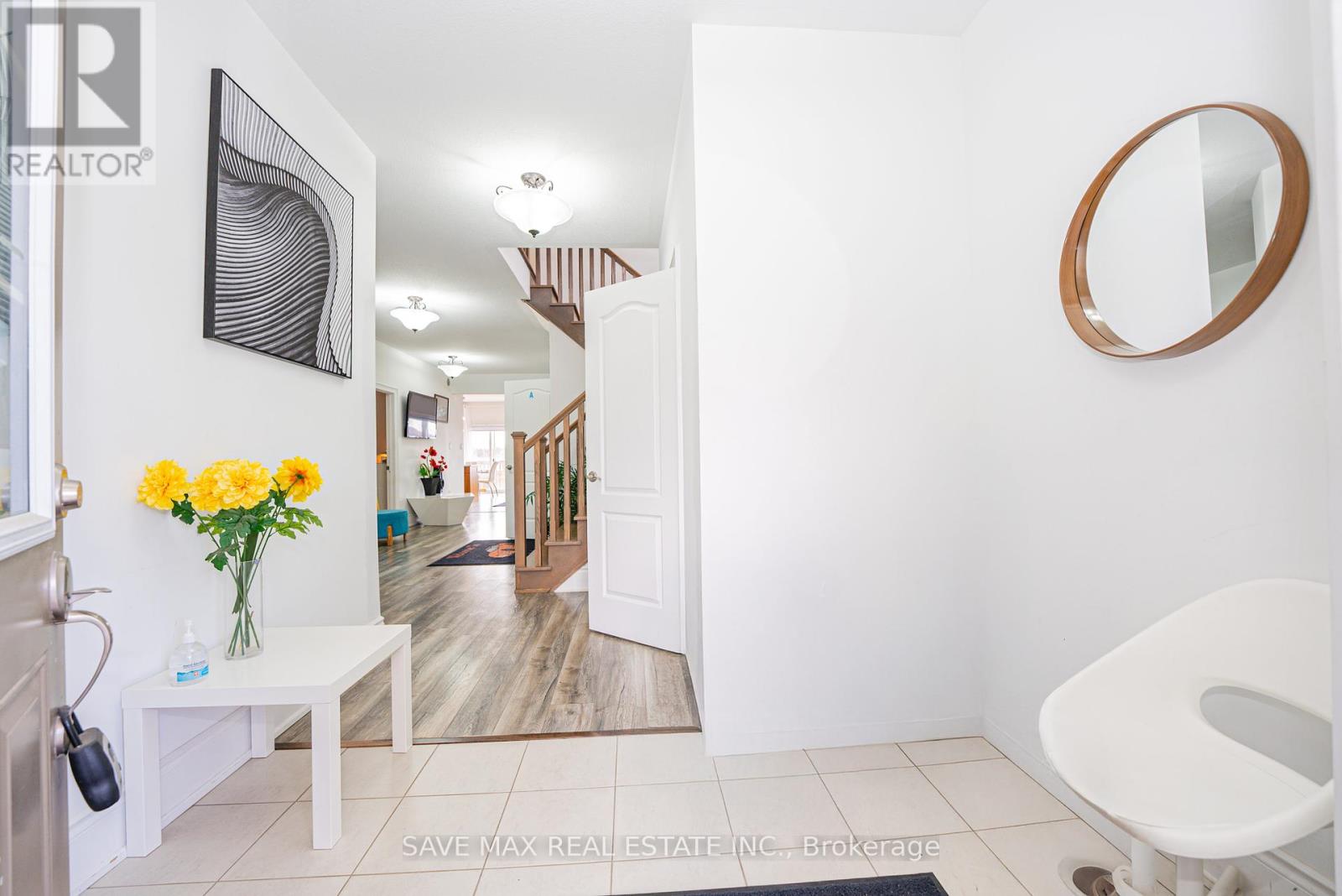86 Sunset Way, Thorold, Ontario  L0S 1A0 - Photo 5 - X12049075