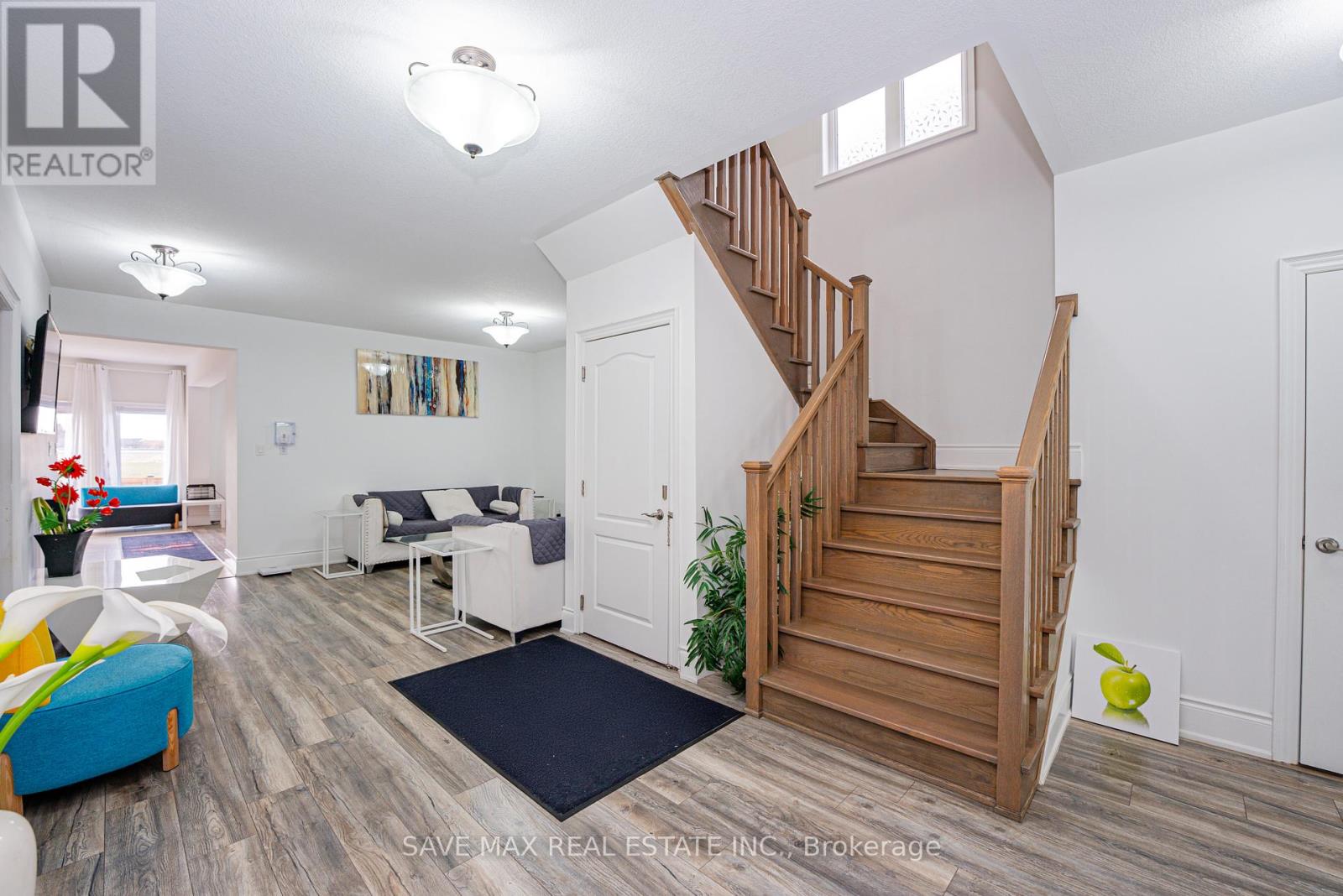 86 Sunset Way, Thorold, Ontario  L0S 1A0 - Photo 7 - X12049075