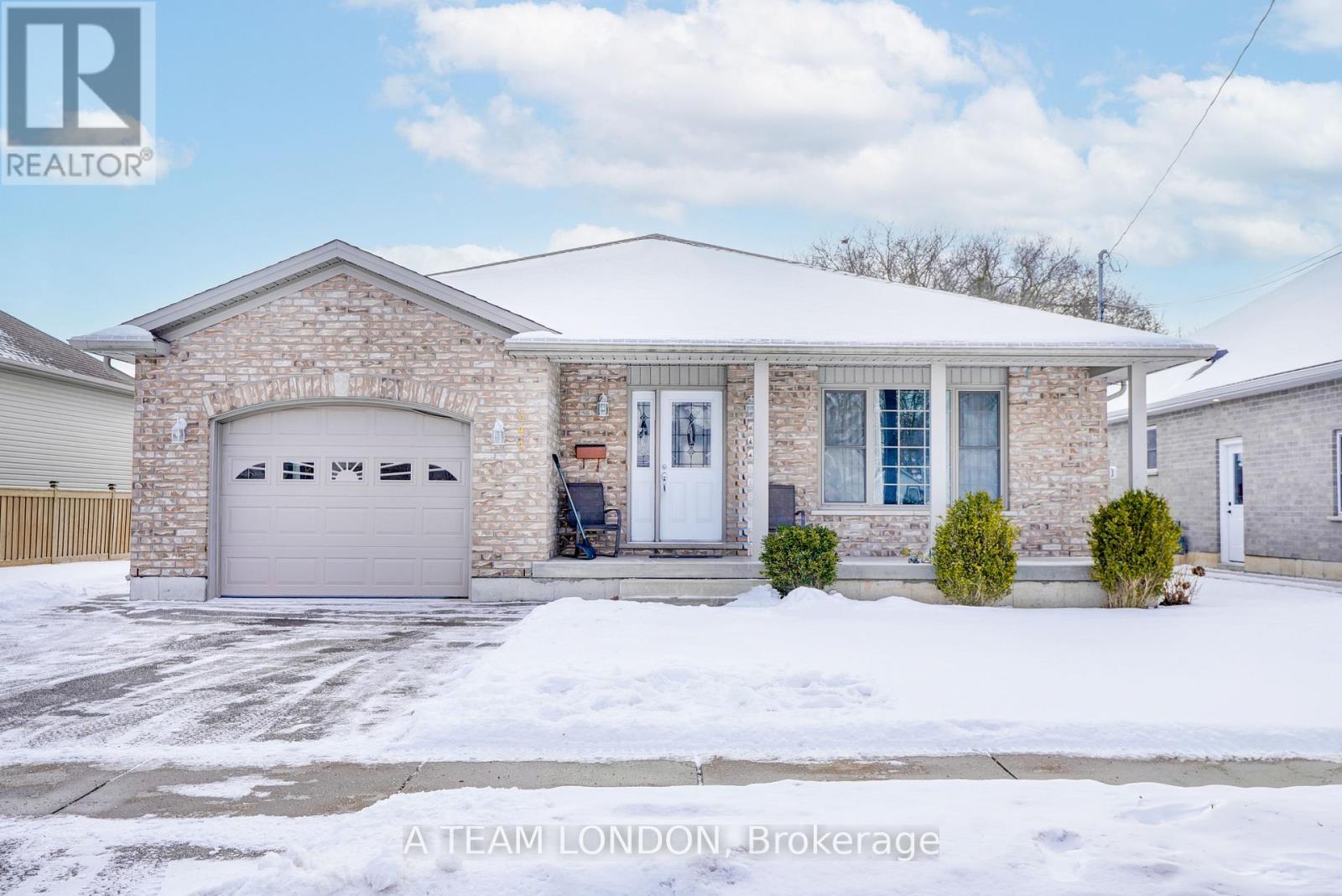 244 Sydenham Street E