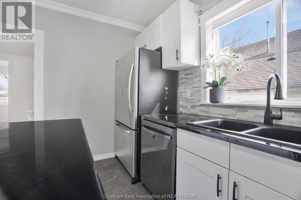 154 Selkirk Street, Chatham, Ontario  N7L 1Z4 - Photo 10 - 25007017
