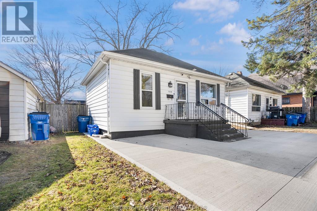 Property at 154 Selkirk STREET image 2