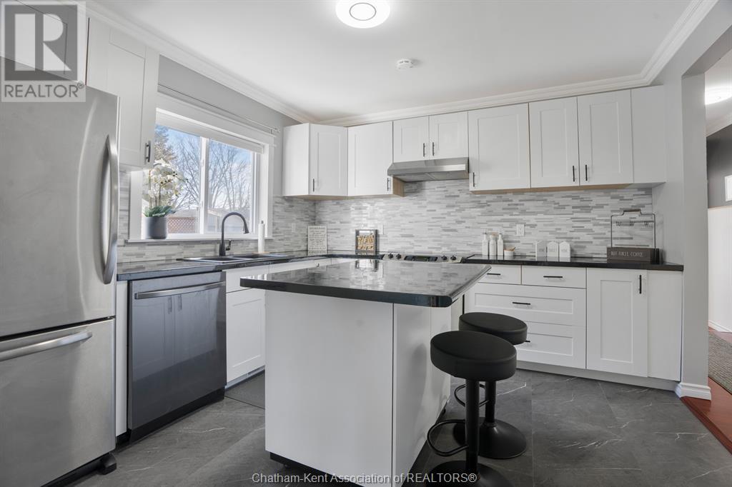 154 Selkirk Street, Chatham, Ontario  N7L 1Z4 - Photo 7 - 25007017