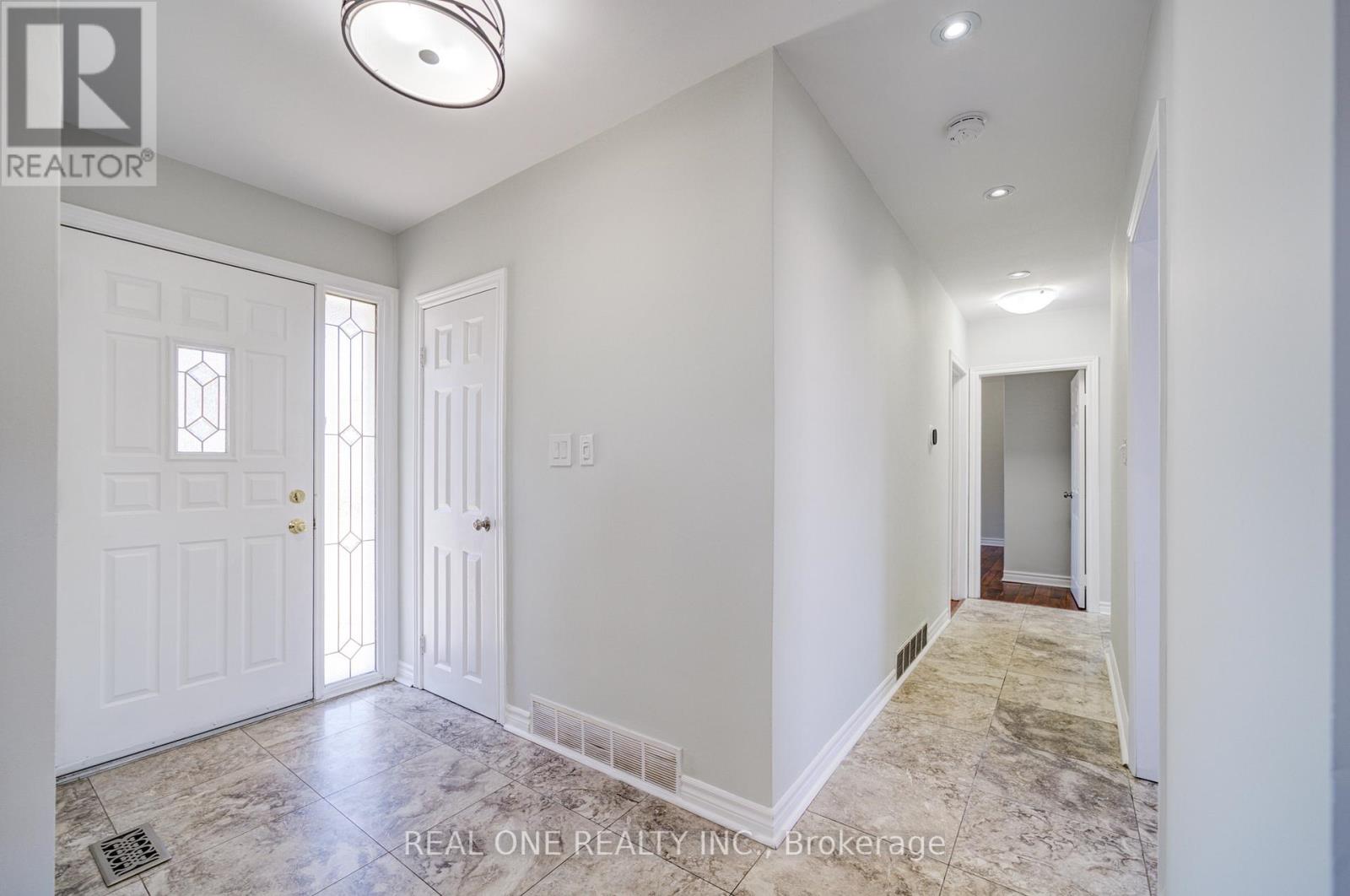 Property at 1 BARWELL CRESCENT image 5
