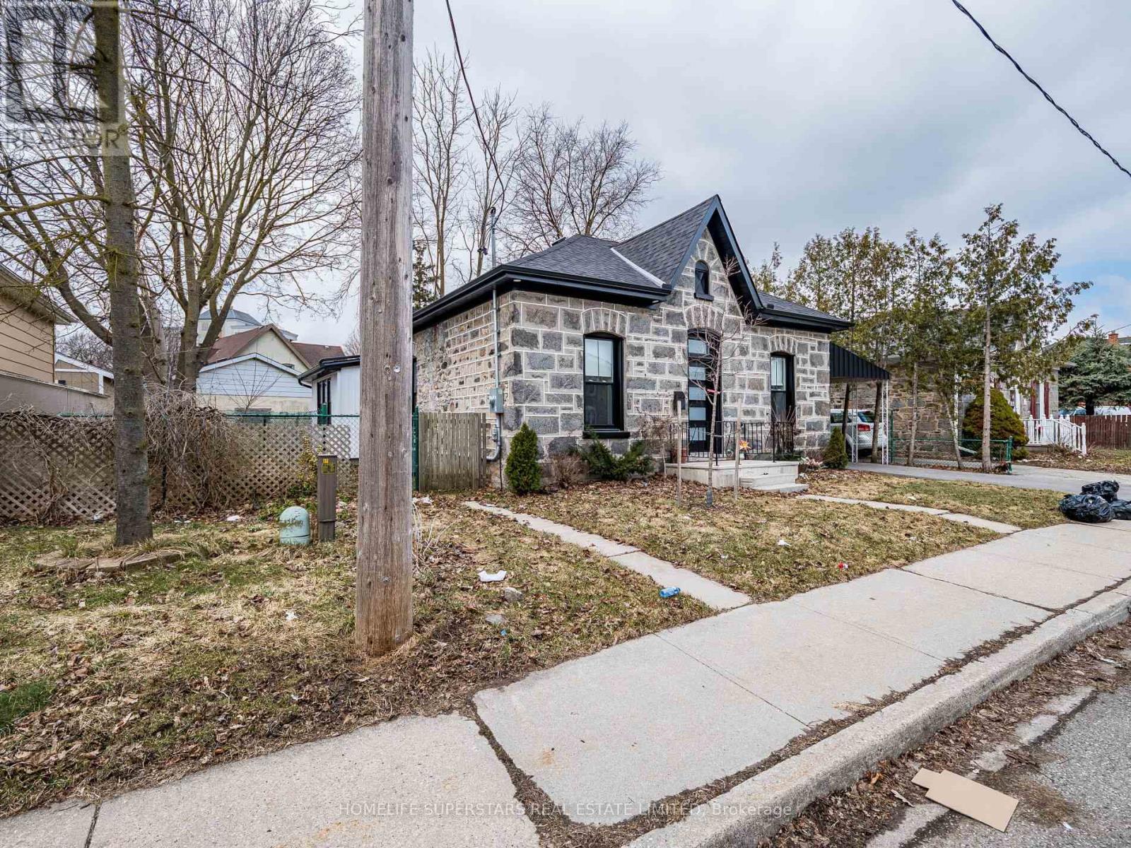 Property at 12 YORK PLACE image 3