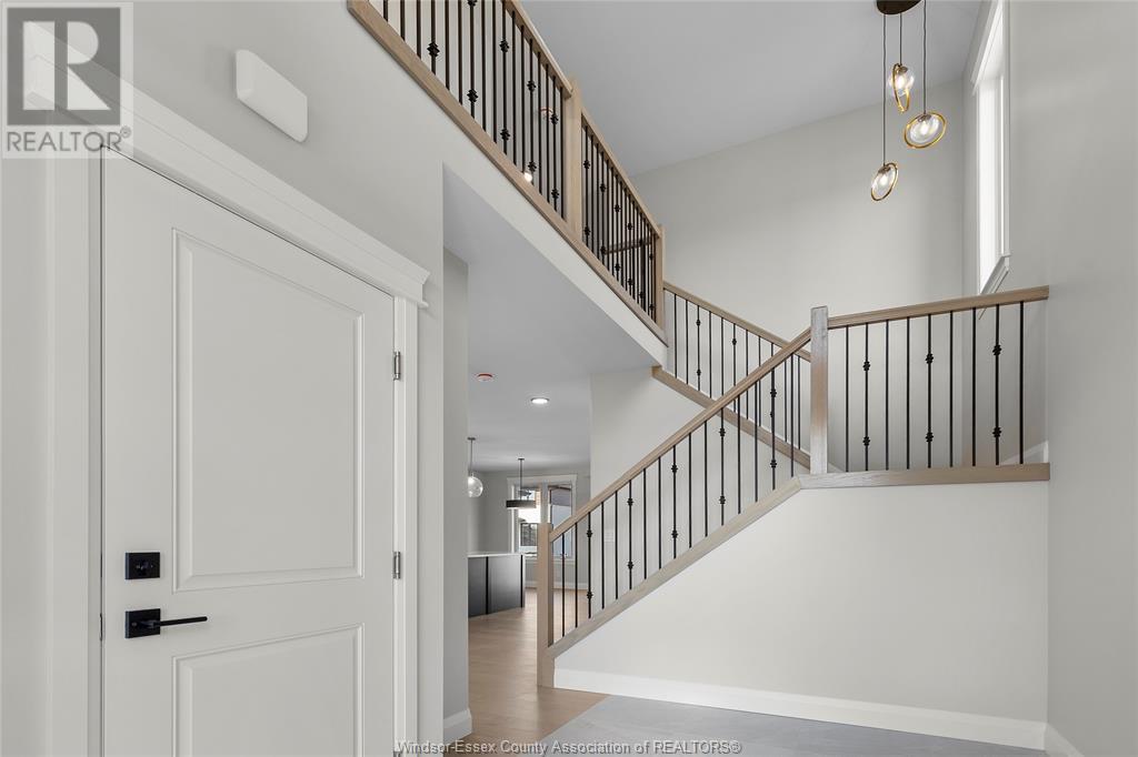 Property at 663 LINDEN image 5