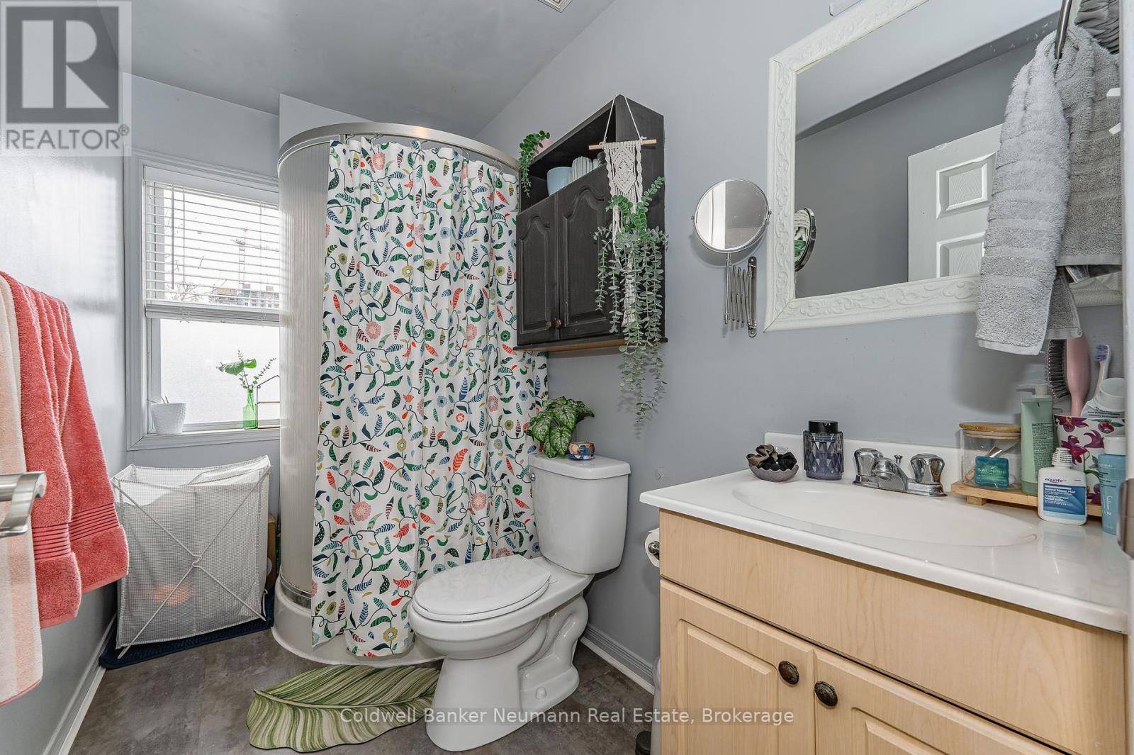 155 Weber Street E, Kitchener, Ontario  N2H 1E1 - Photo 18 - X12049182