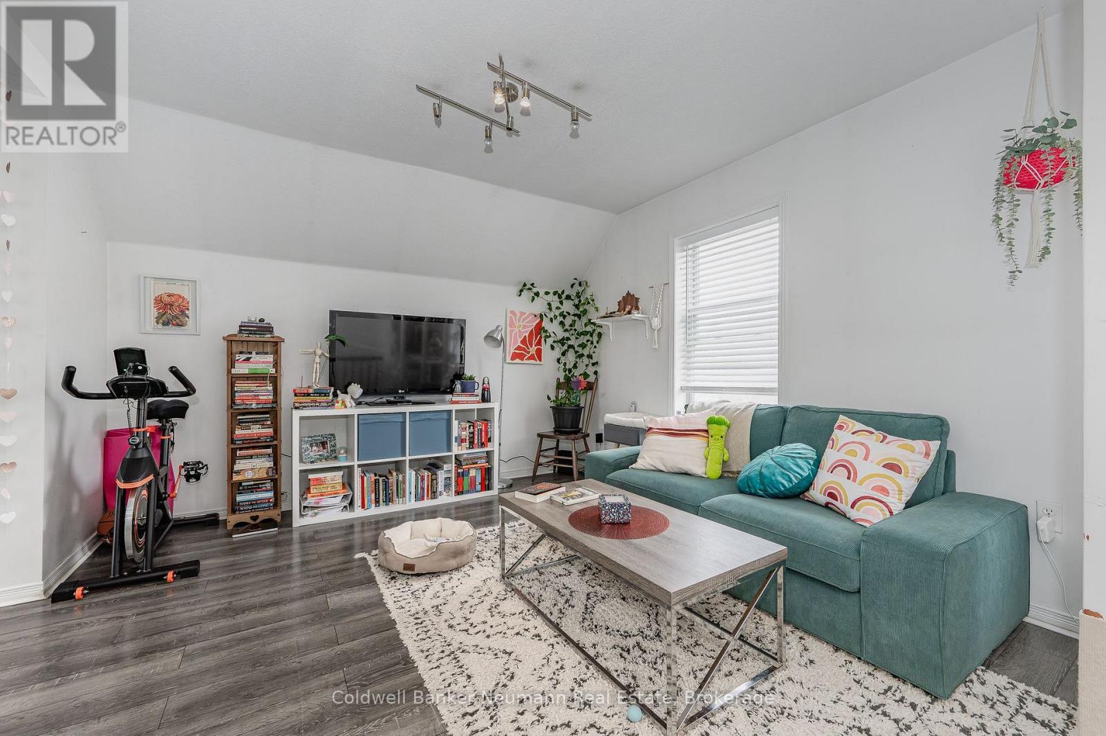 155 Weber Street E, Kitchener, Ontario  N2H 1E1 - Photo 9 - X12049182