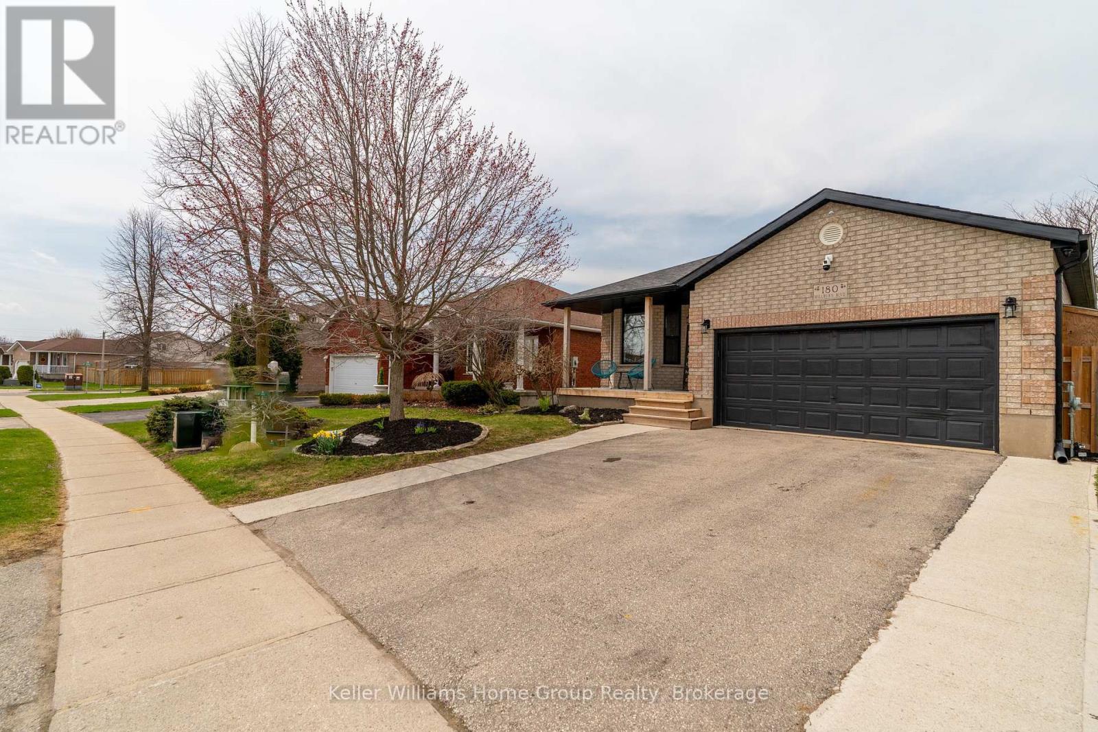 180 Millburn Boulevard, Centre Wellington, Ontario  N1M 3R3 - Photo 3 - X12049185