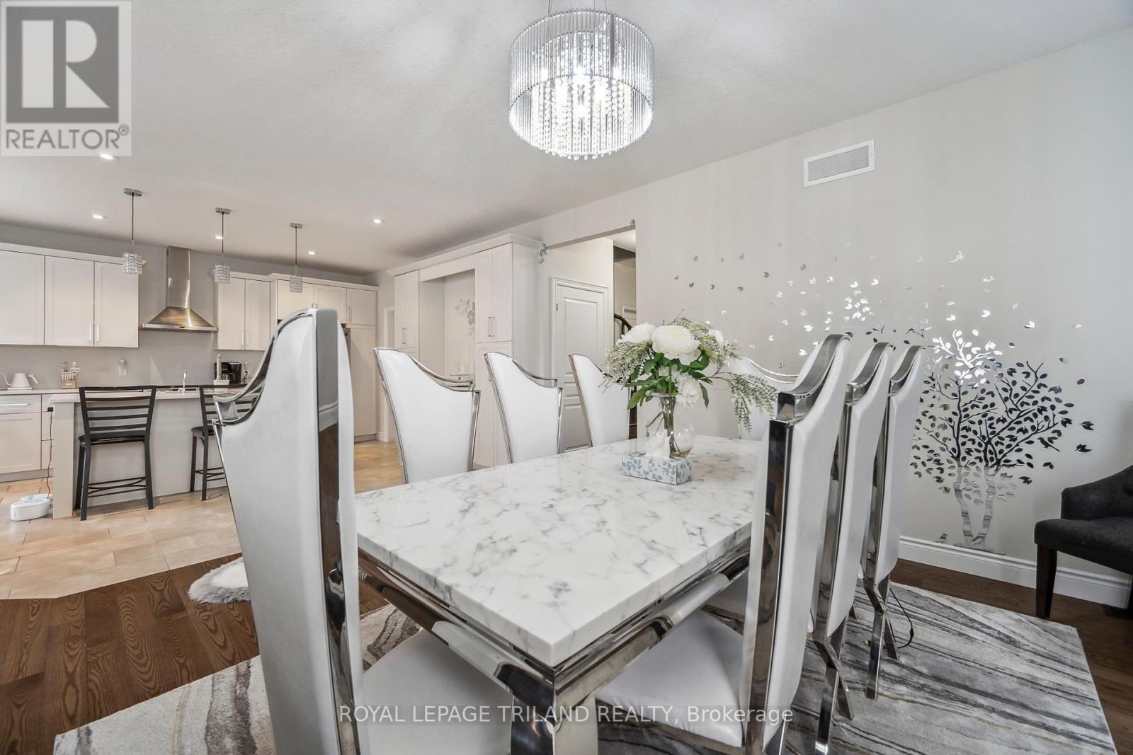 Photo 10 of 50 for 2544 Holbrook Drive