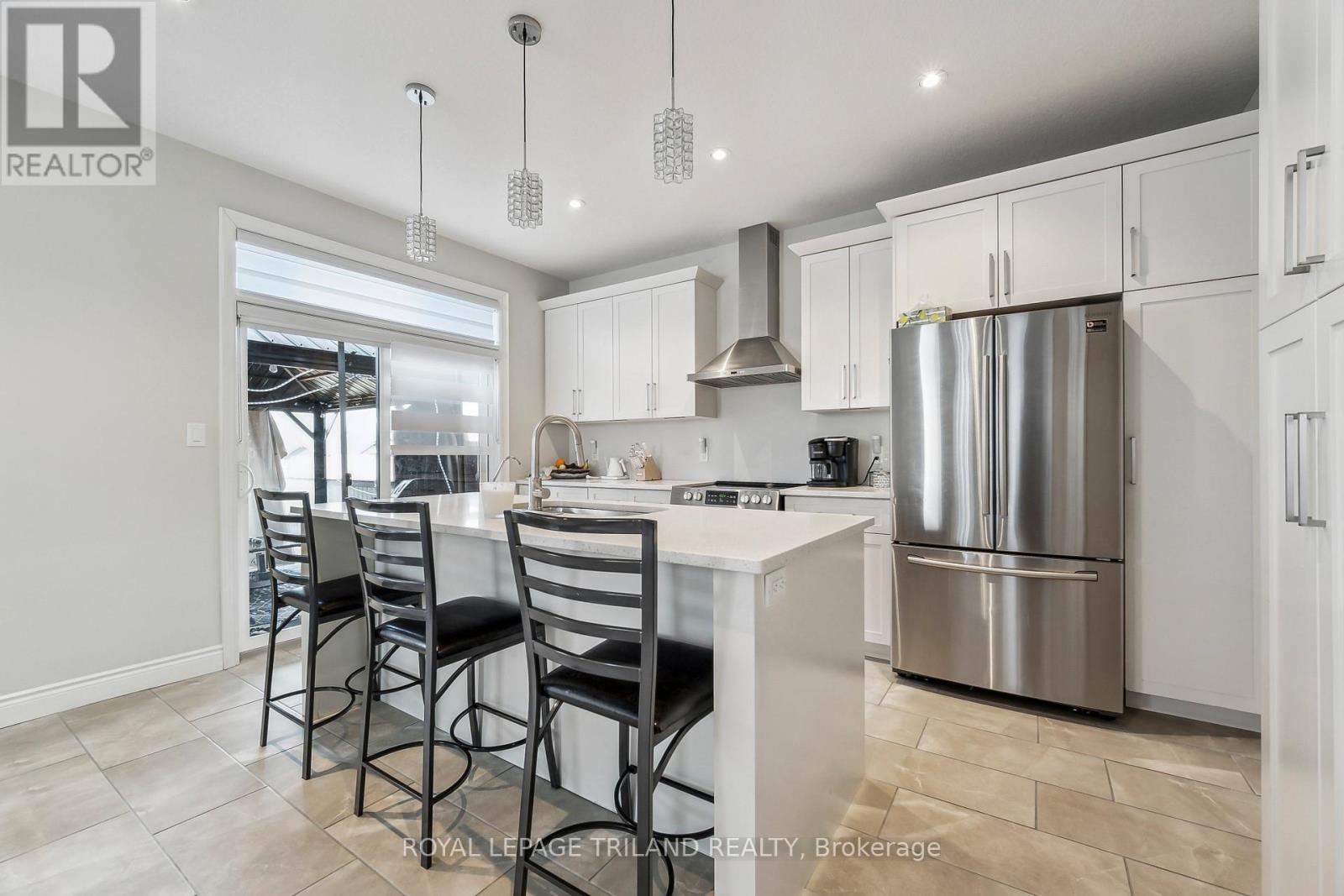 Photo 13 of 50 for 2544 Holbrook Drive
