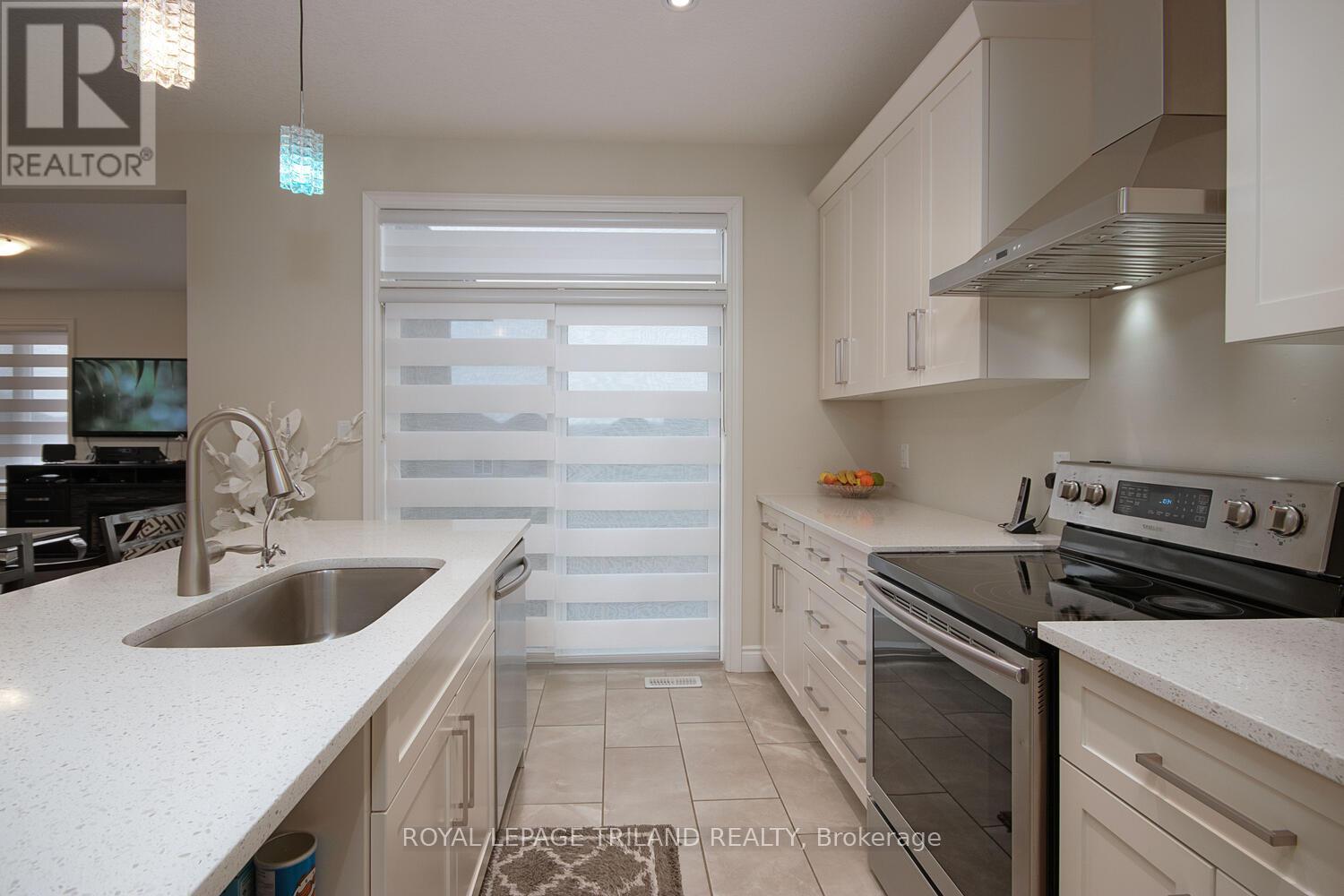 Photo 14 of 50 for 2544 Holbrook Drive