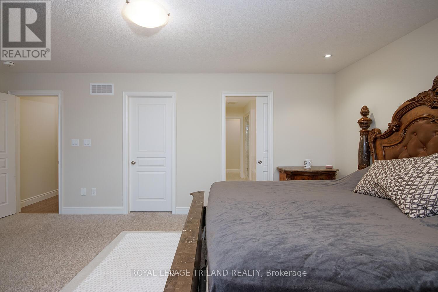 Photo 19 of 50 for 2544 Holbrook Drive
