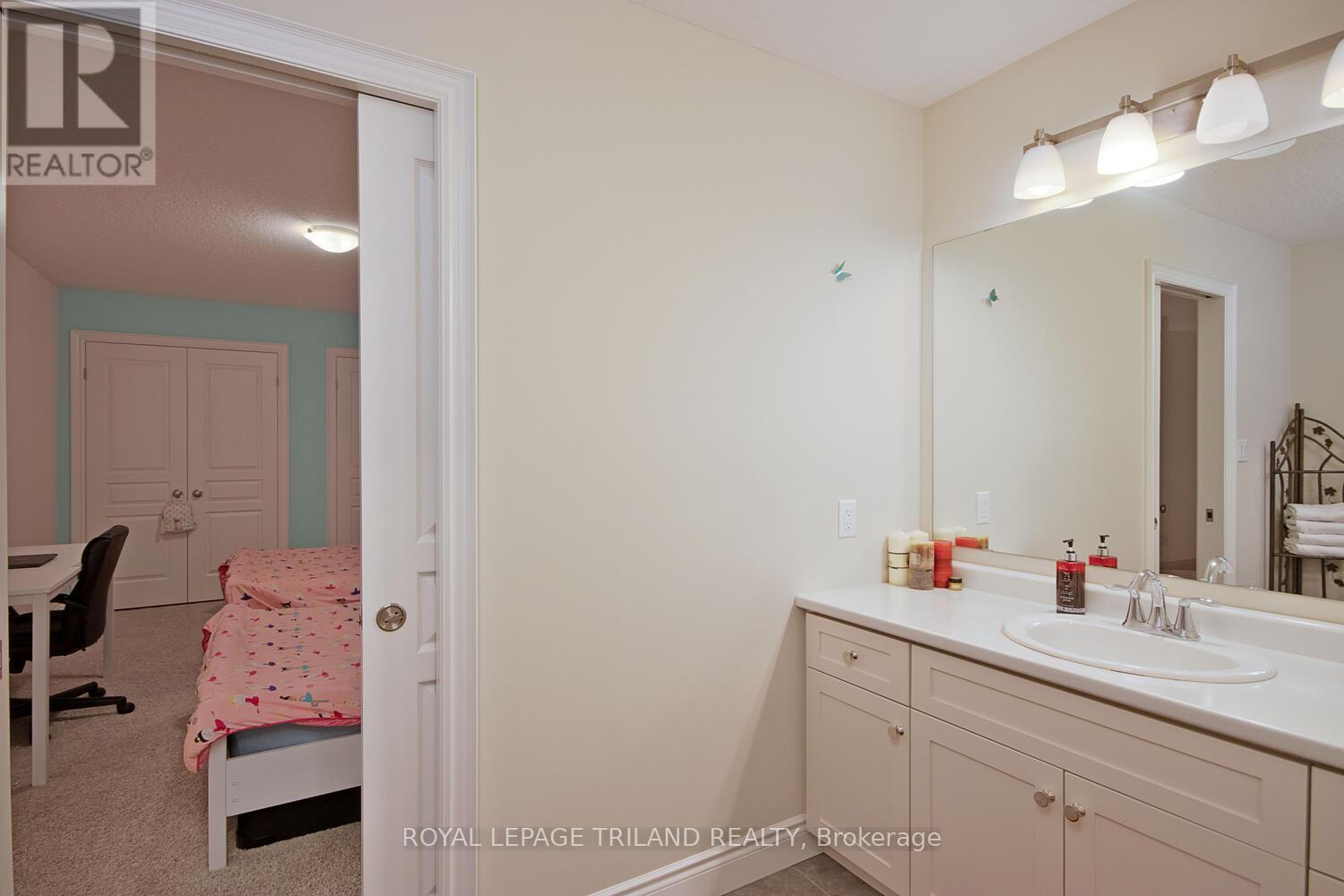 Photo 28 of 50 for 2544 Holbrook Drive