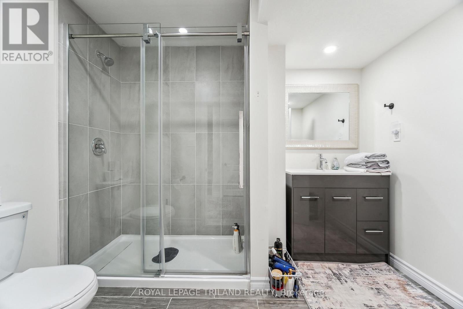 Photo 33 of 50 for 2544 Holbrook Drive