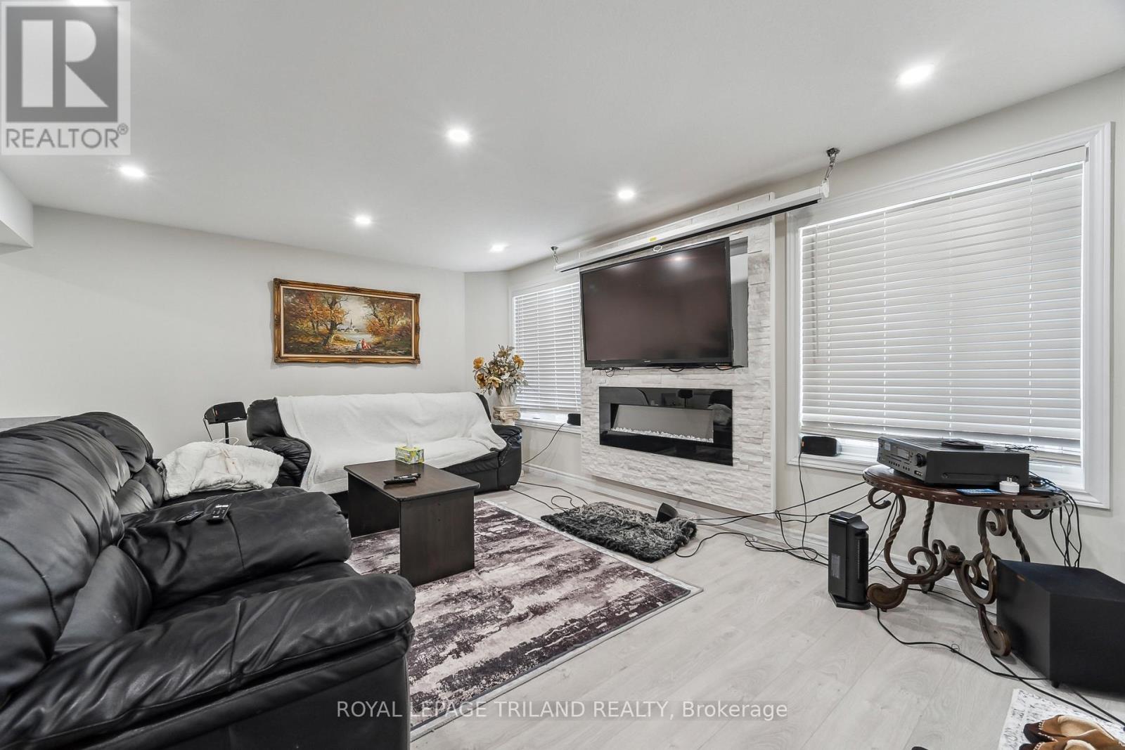 Photo 38 of 50 for 2544 Holbrook Drive