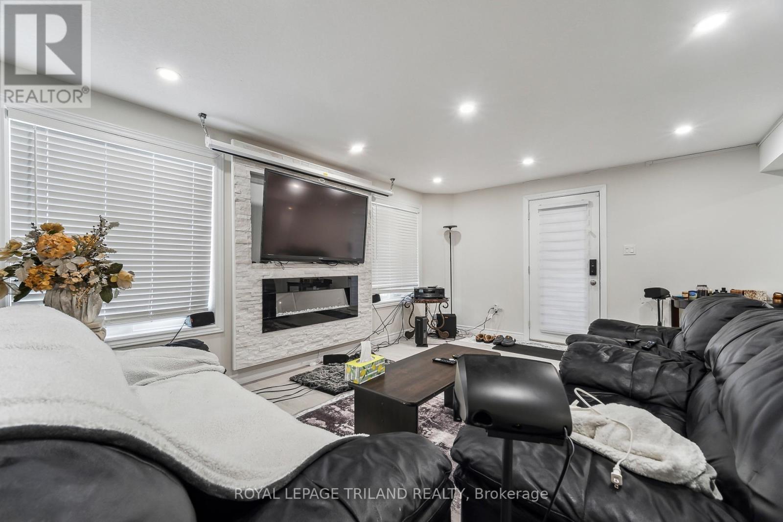 Photo 44 of 50 for 2544 Holbrook Drive