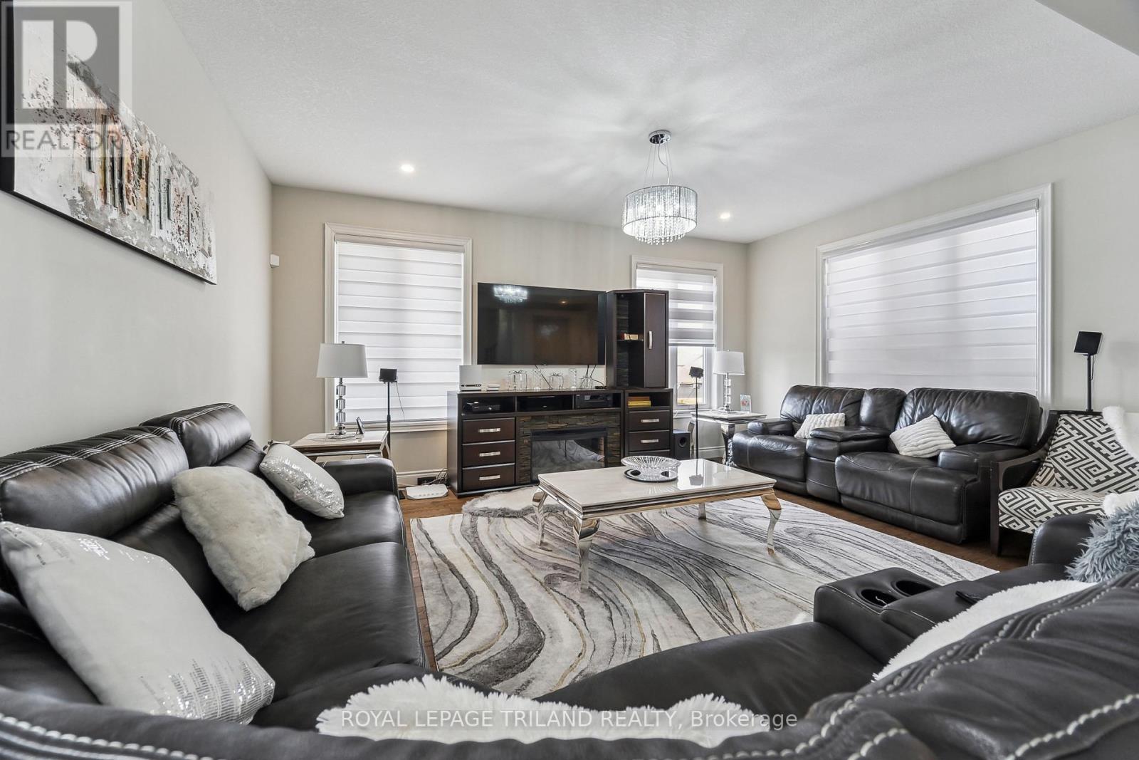 Photo 7 of 50 for 2544 Holbrook Drive
