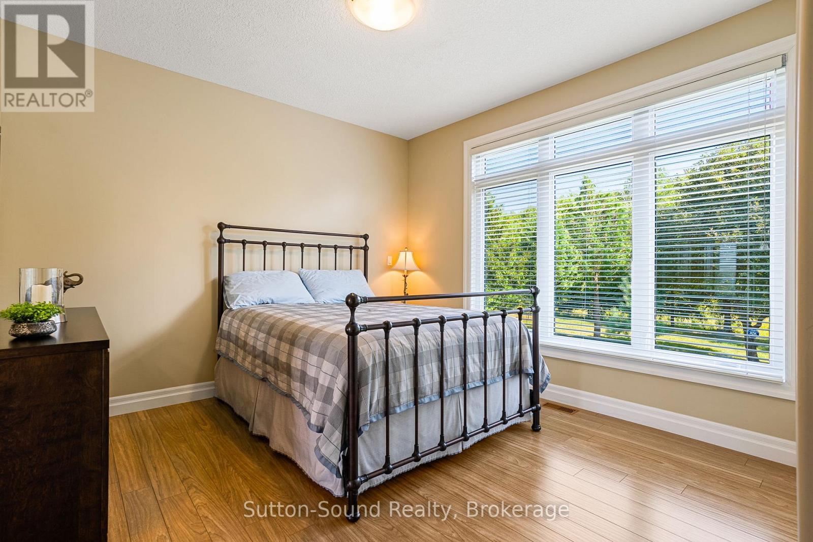 110 Sunset Boulevard, Georgian Bluffs, Ontario  N0H 2T0 - Photo 16 - X12049217
