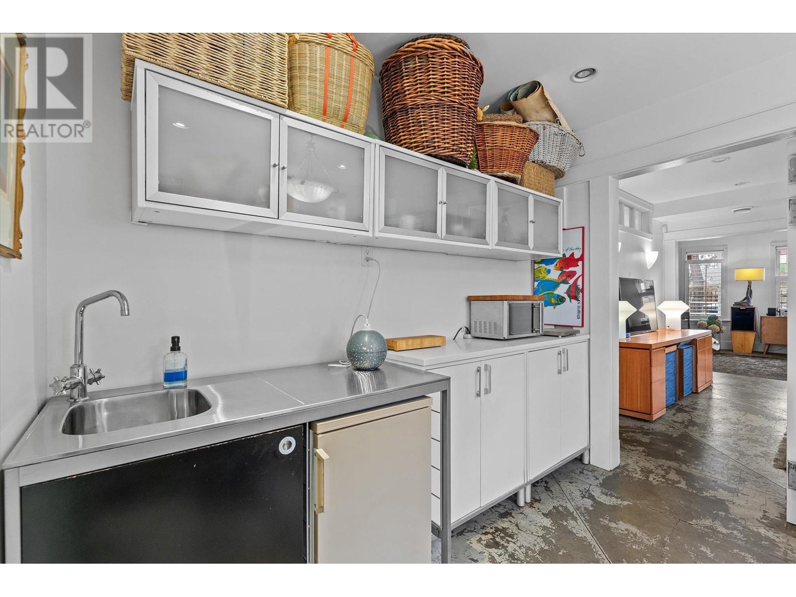 Property at 770 Bernard Avenue image 2