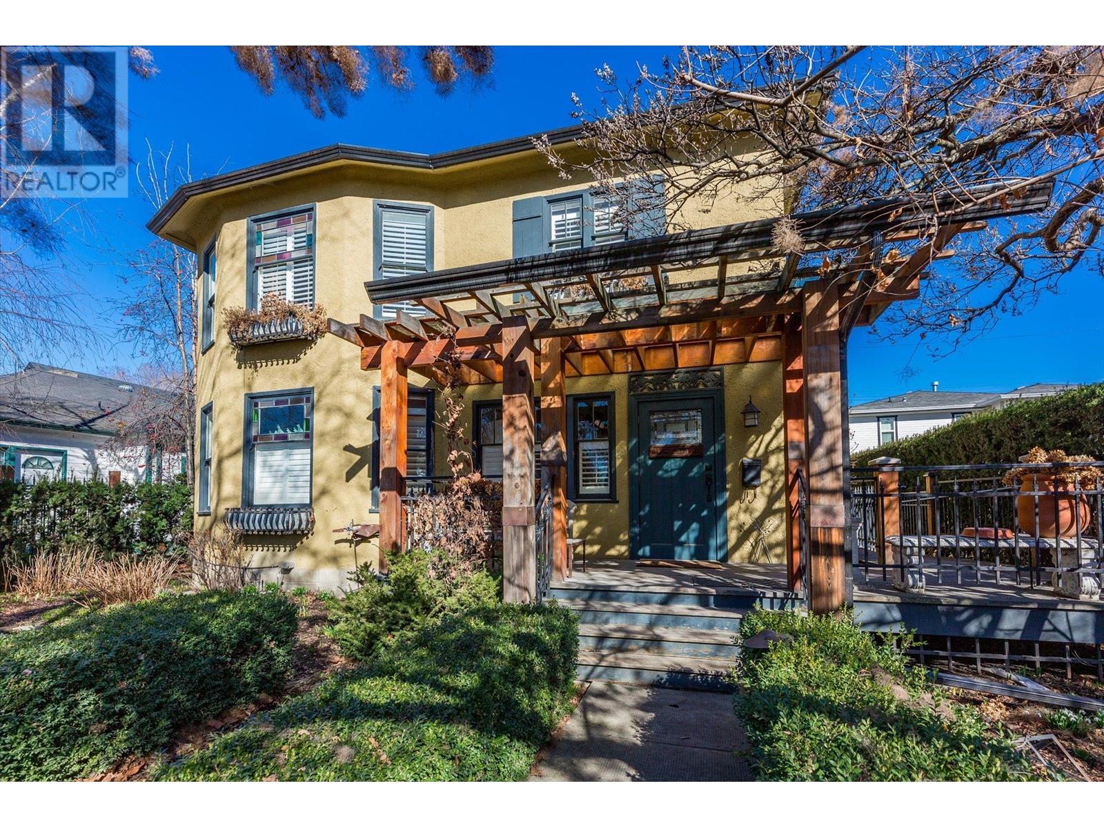 770 Bernard Avenue, kelowna, British Columbia V1Y6P5