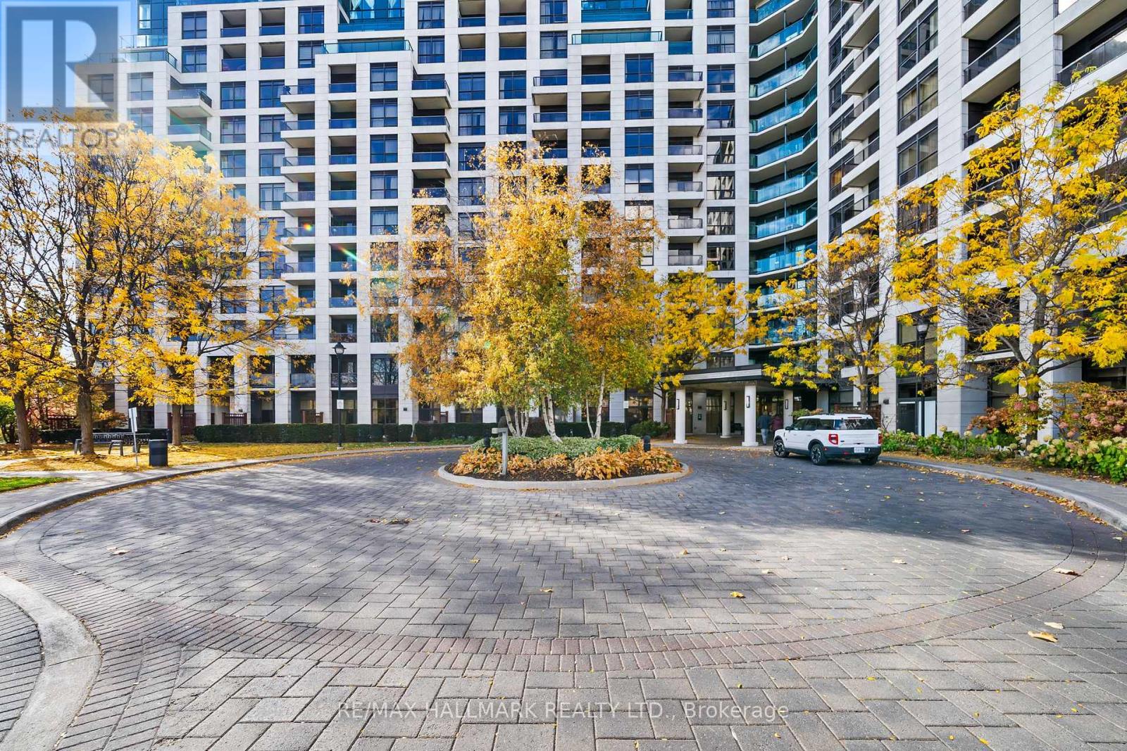 Property at 308 - 18 HARDING BOULEVARD image 3