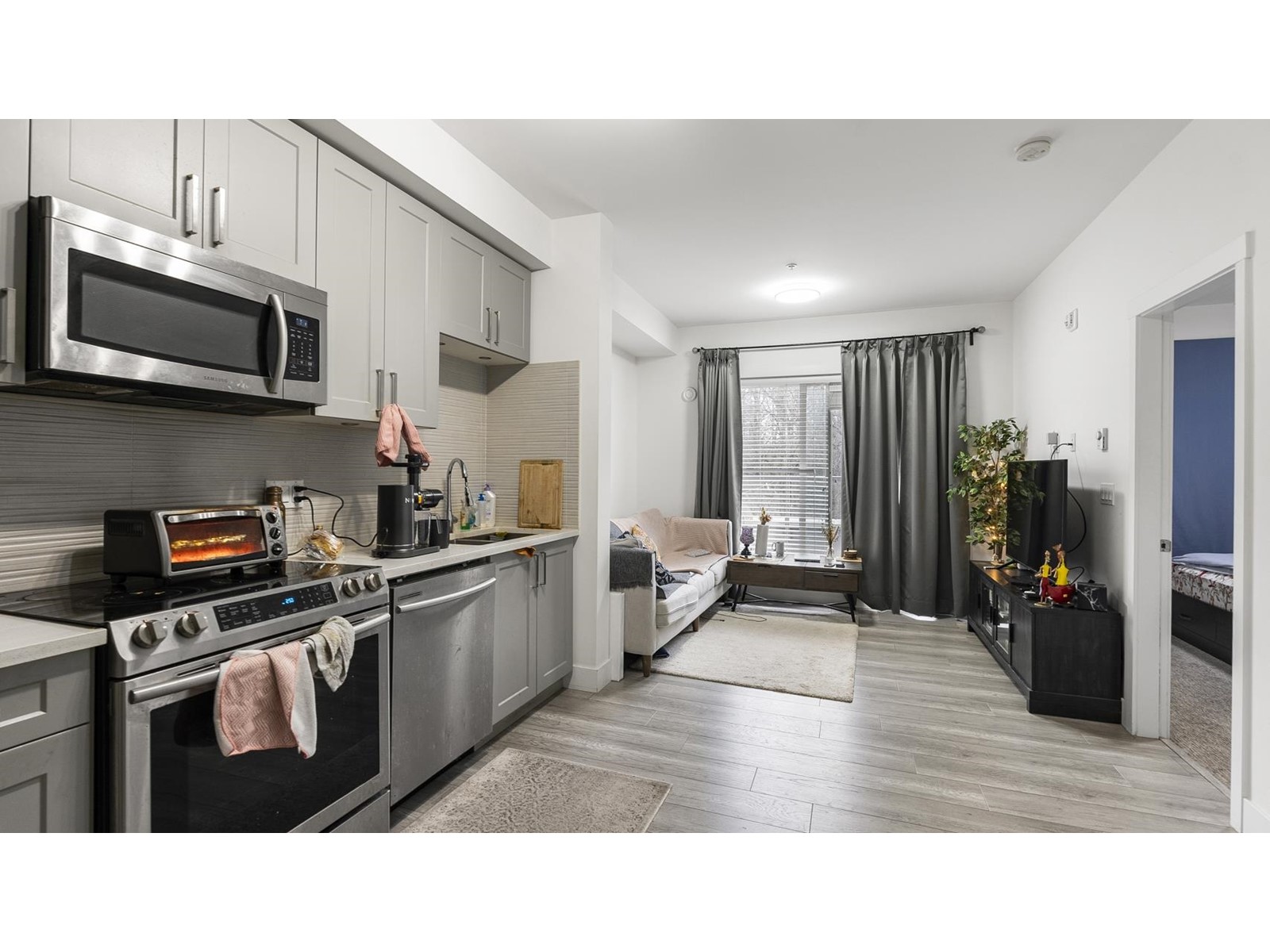503 9689 140 Street, Surrey, British Columbia  V3T 0P3 - Photo 6 - R2977309