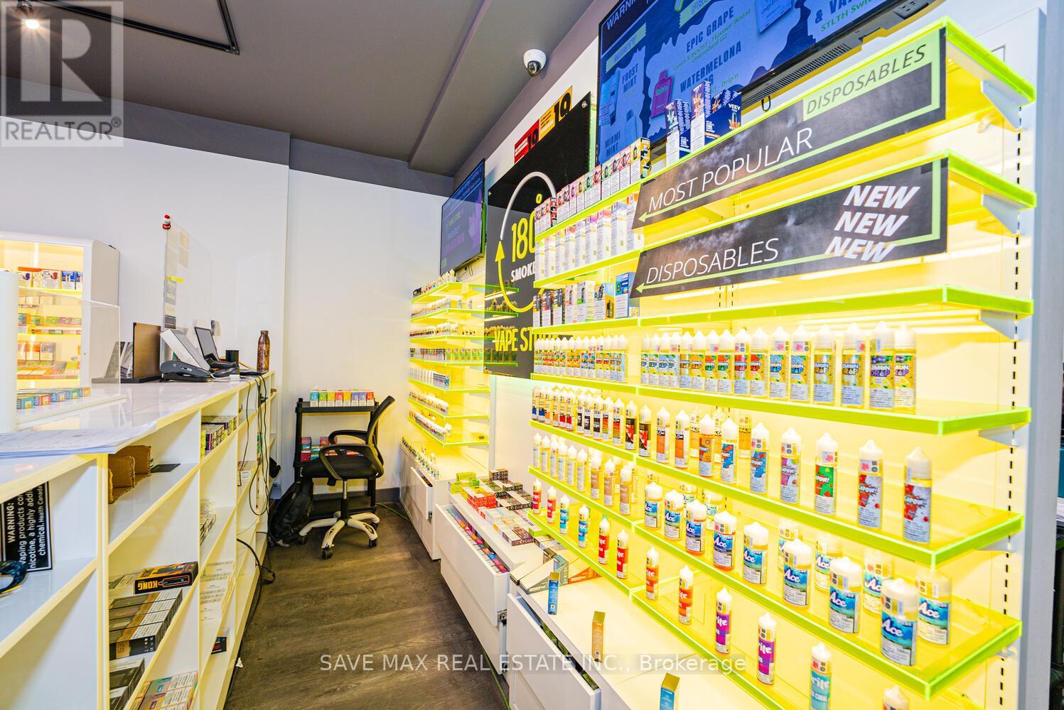 886 Bloor Street W, Toronto, Ontario  M6G 1M5 - Photo 11 - W12048322