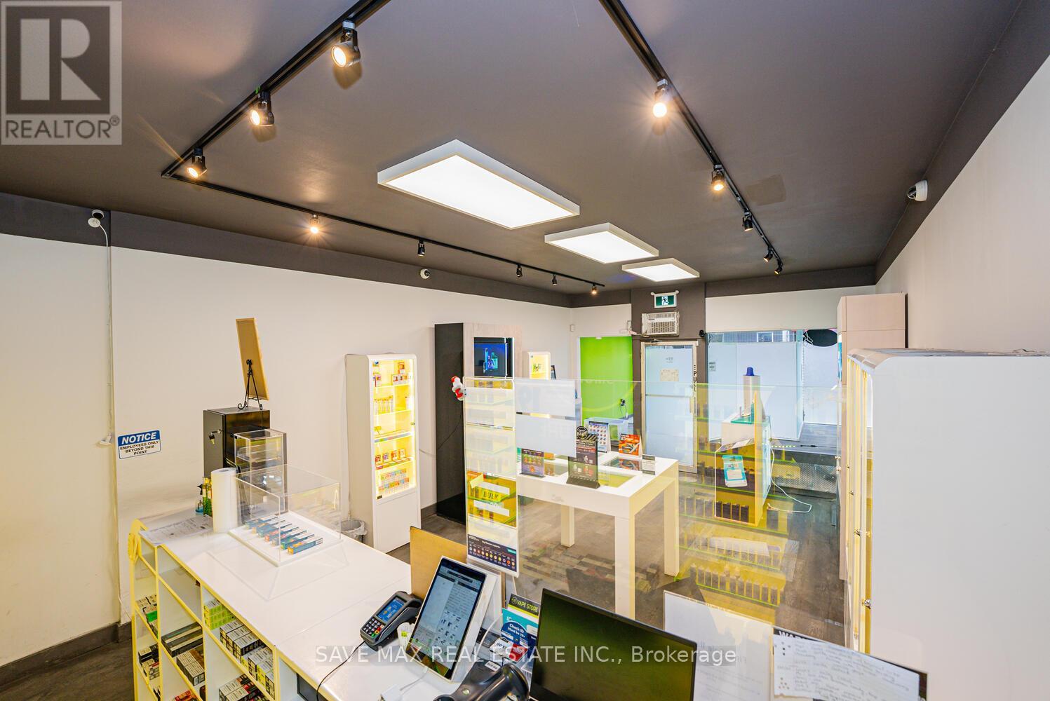 886 Bloor Street W, Toronto, Ontario  M6G 1M5 - Photo 15 - W12048322