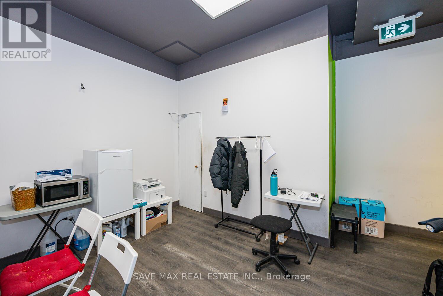 886 Bloor Street W, Toronto, Ontario  M6G 1M5 - Photo 23 - W12048322