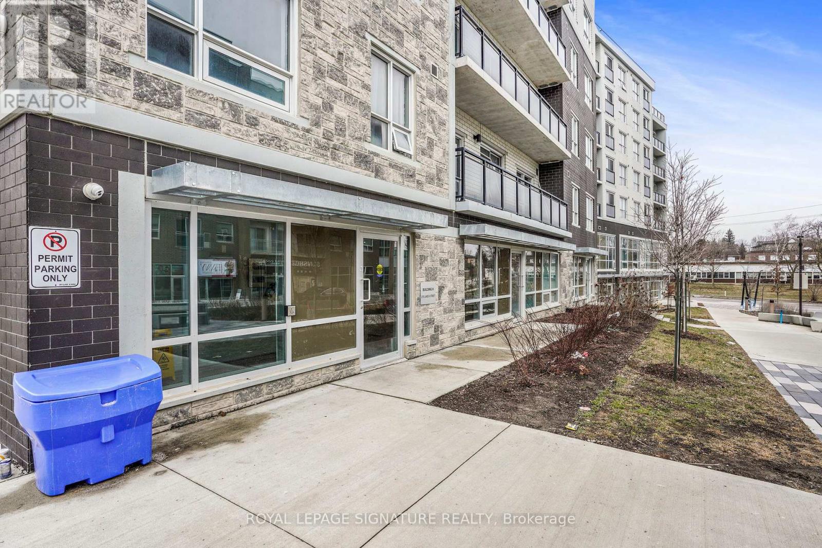 H404 - 275 Larch Street, Waterloo, Ontario  N2L 3R2 - Photo 5 - X12049250