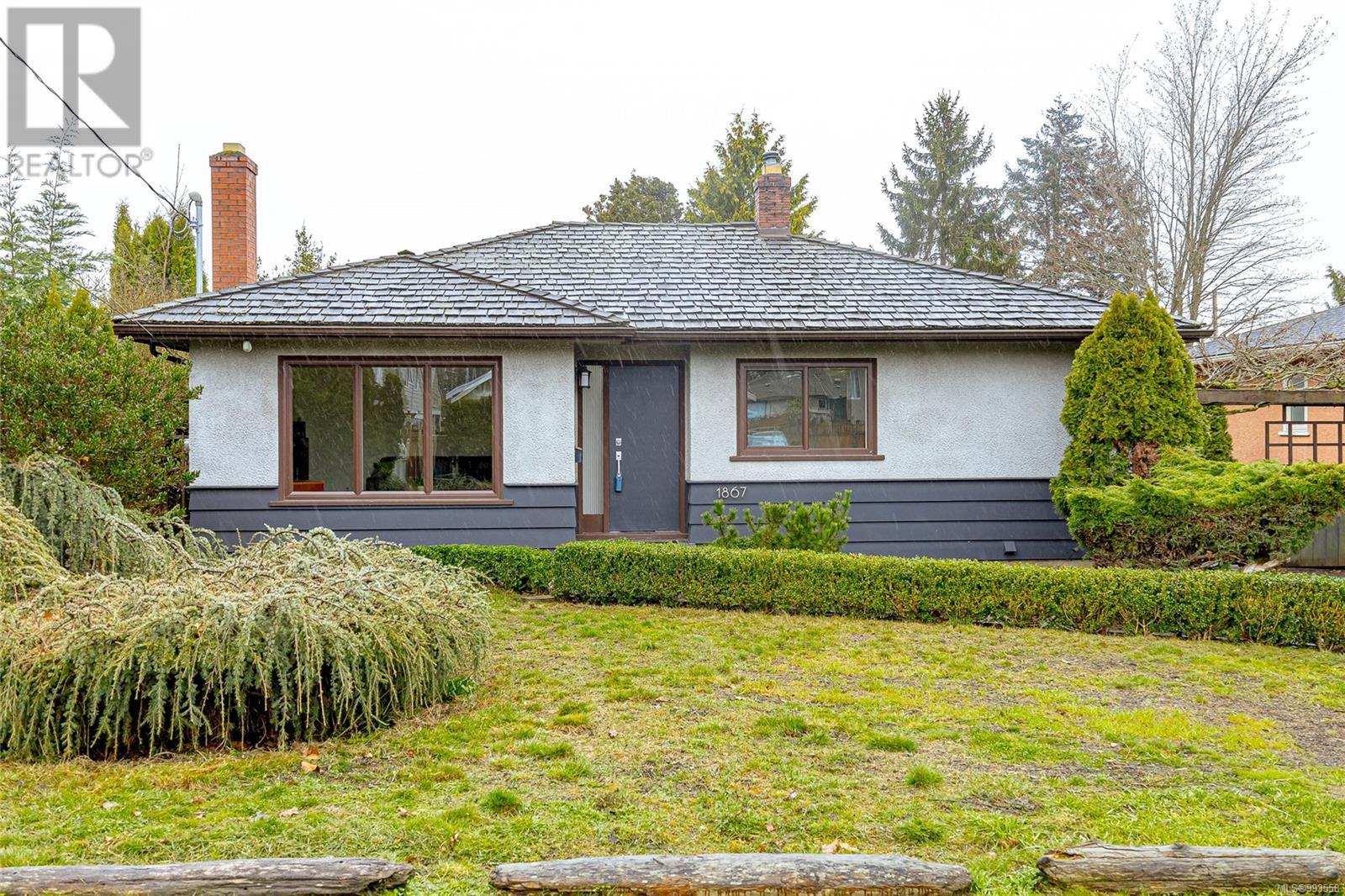 Property at 1867 Neil St image 2