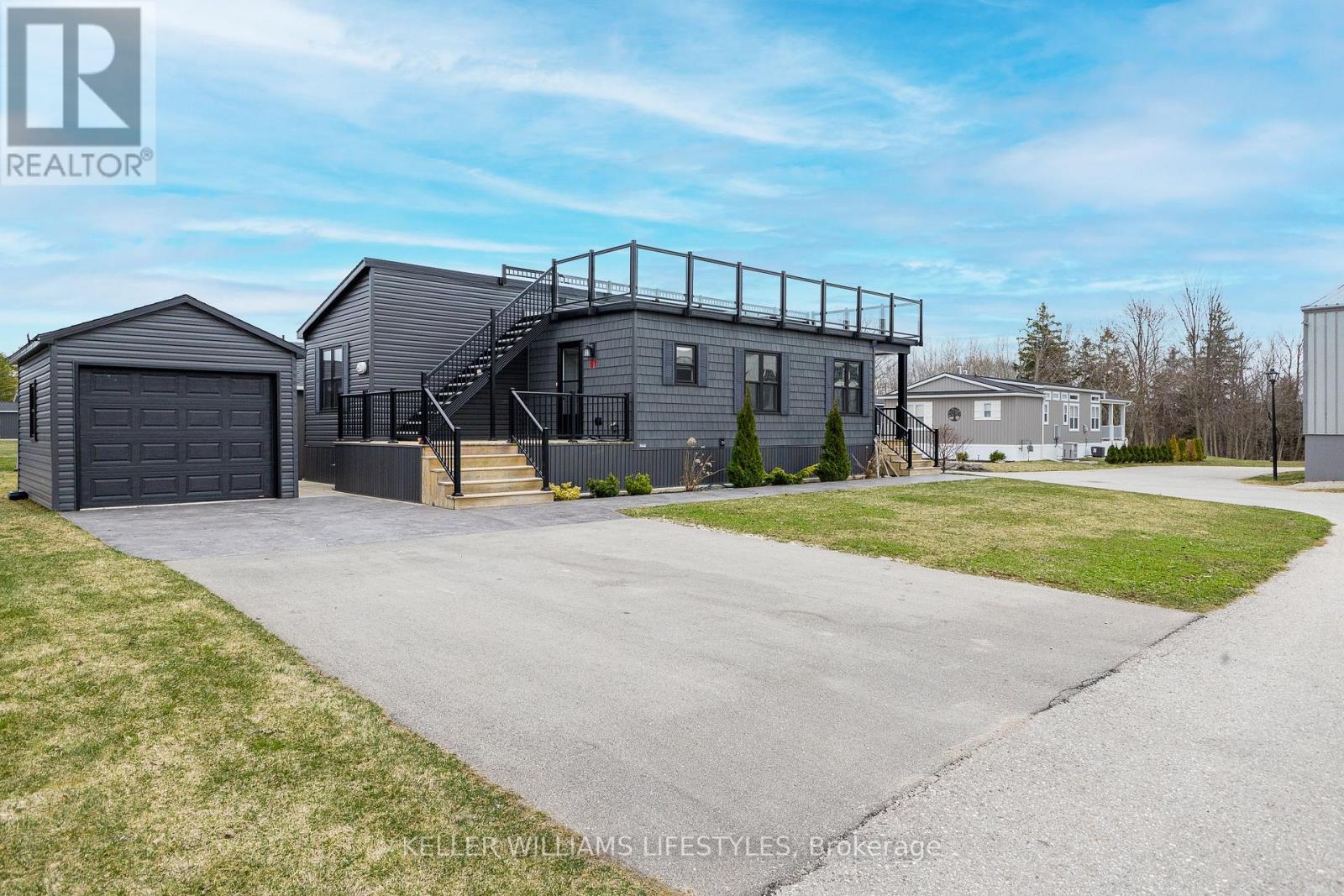 61 - 77683 Bluewater Highway, Bluewater, Ontario  N0M 1G0 - Photo 2 - X12047923