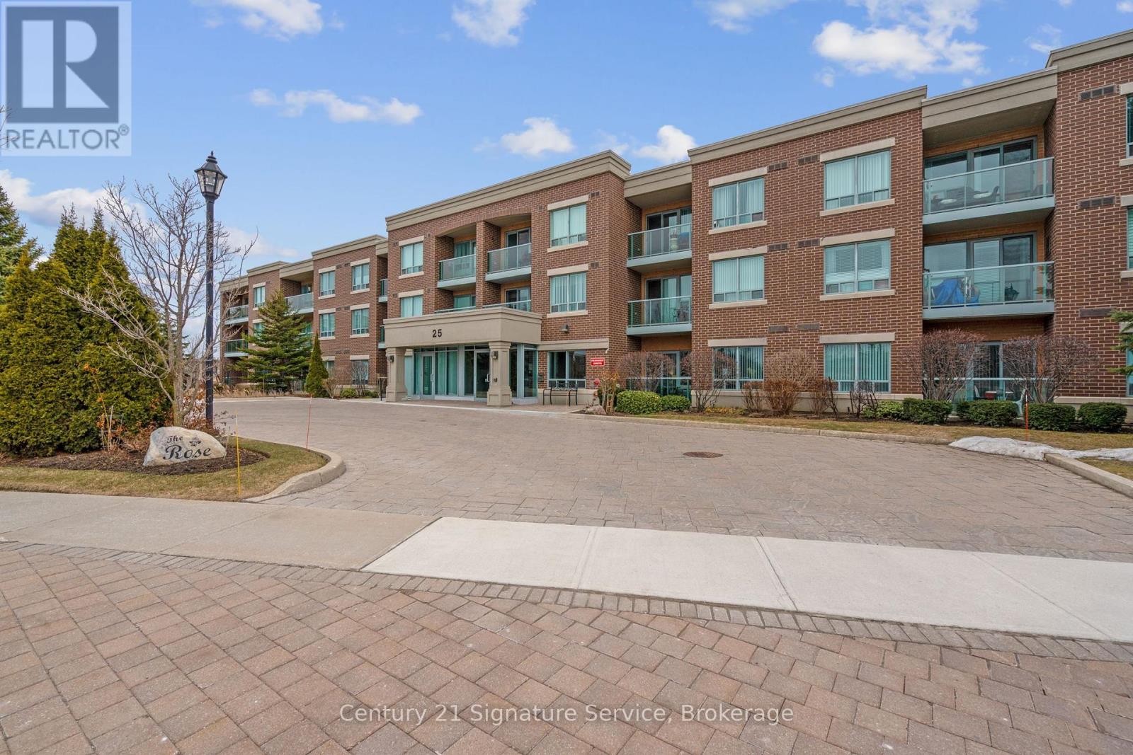 Property at 212 - 25 VIA ROSEDALE CRESCENT image 2
