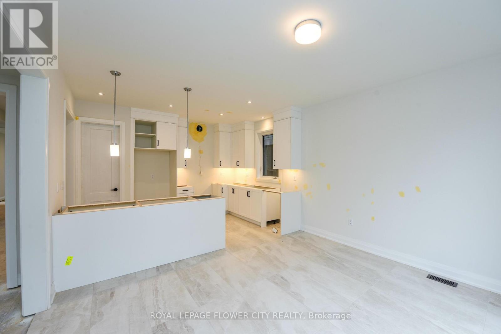 2 Dolomite Drive, Brampton (Bram East), Ontario  L6P 4R6 - Photo 13 - W12049376