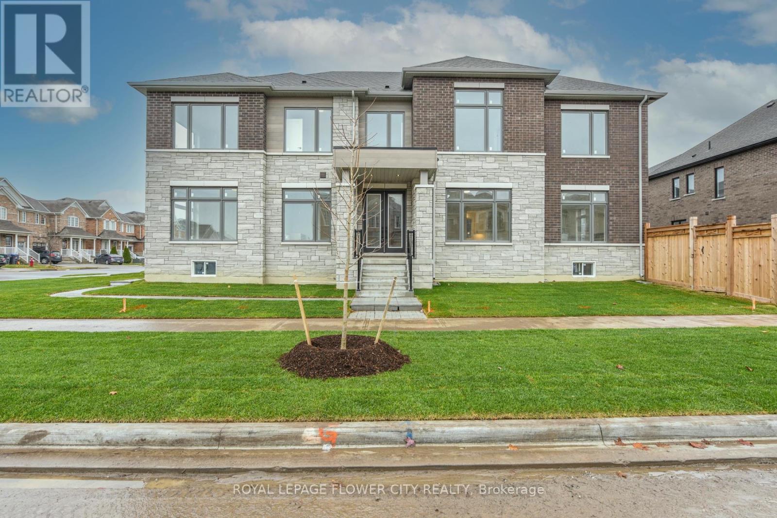 Property at 2 DOLOMITE DRIVE image 4