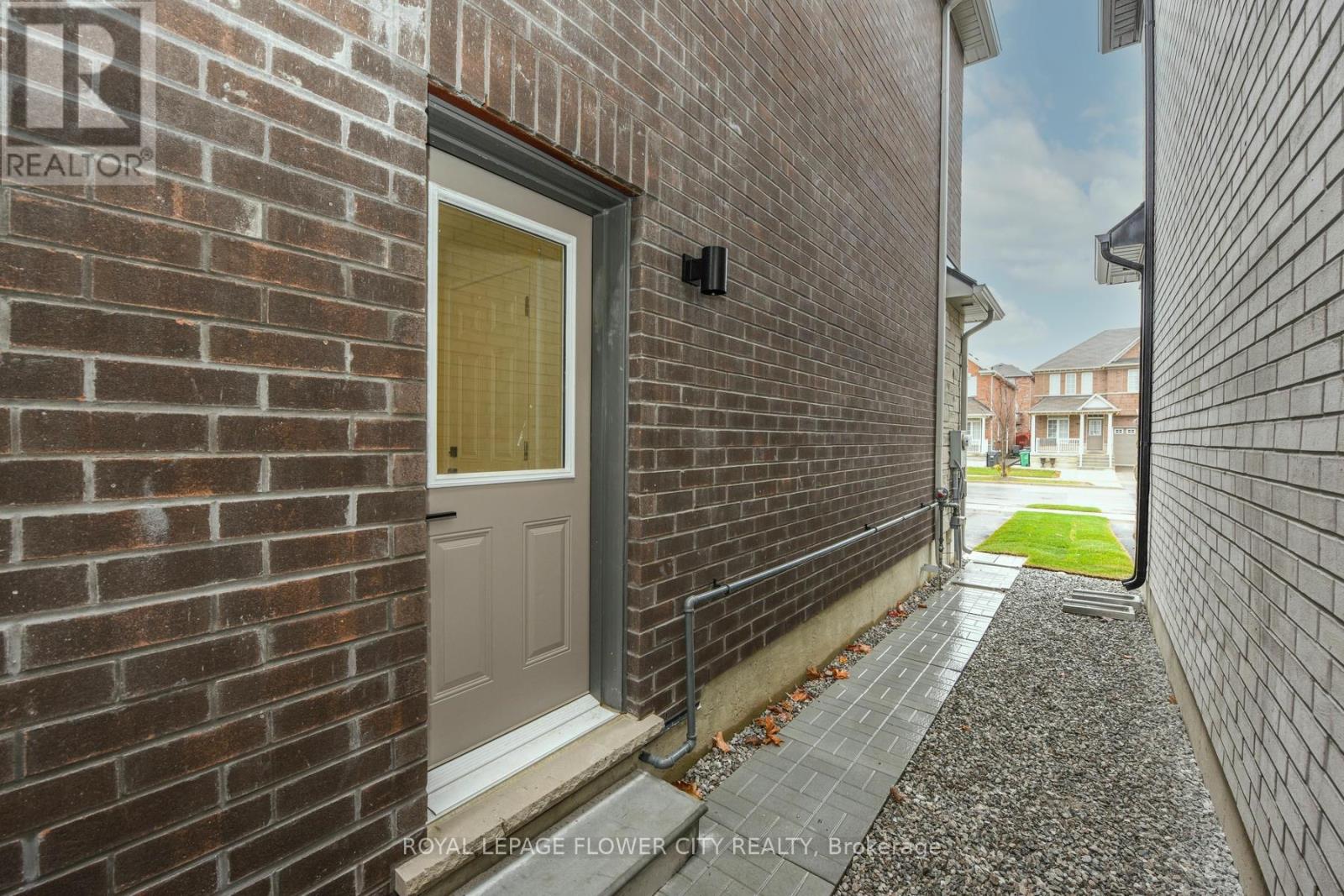 2 Dolomite Drive, Brampton (Bram East), Ontario  L6P 4R6 - Photo 40 - W12049376
