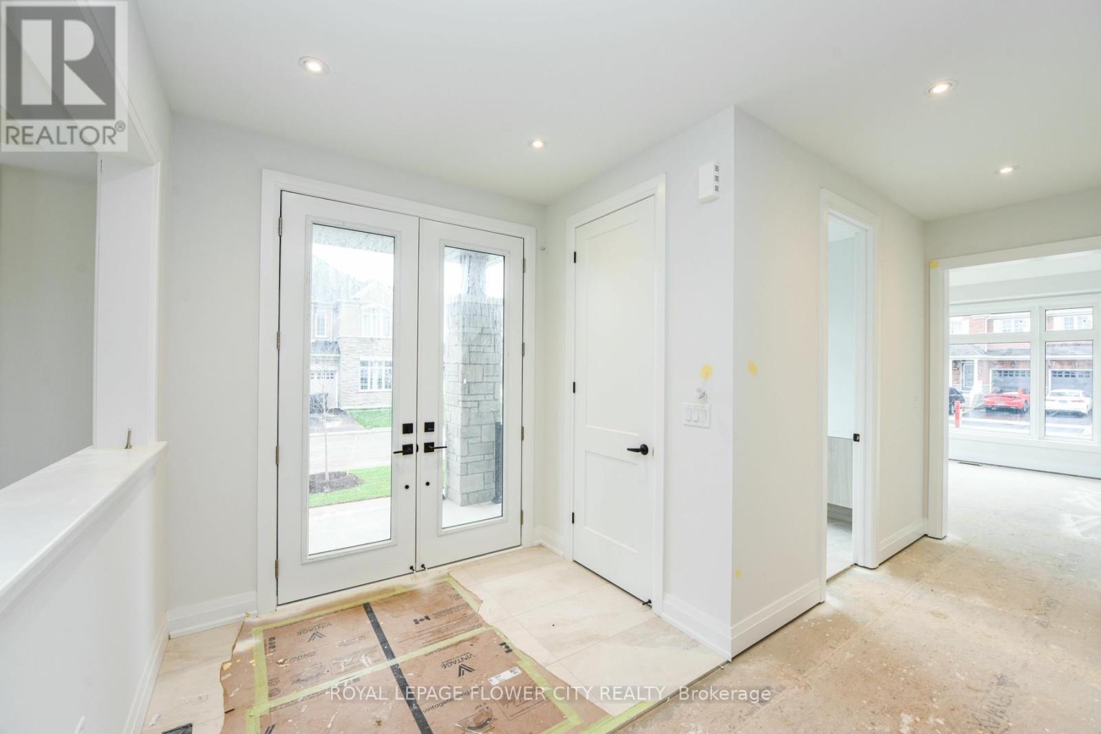 2 Dolomite Drive, Brampton (Bram East), Ontario  L6P 4R6 - Photo 8 - W12049376