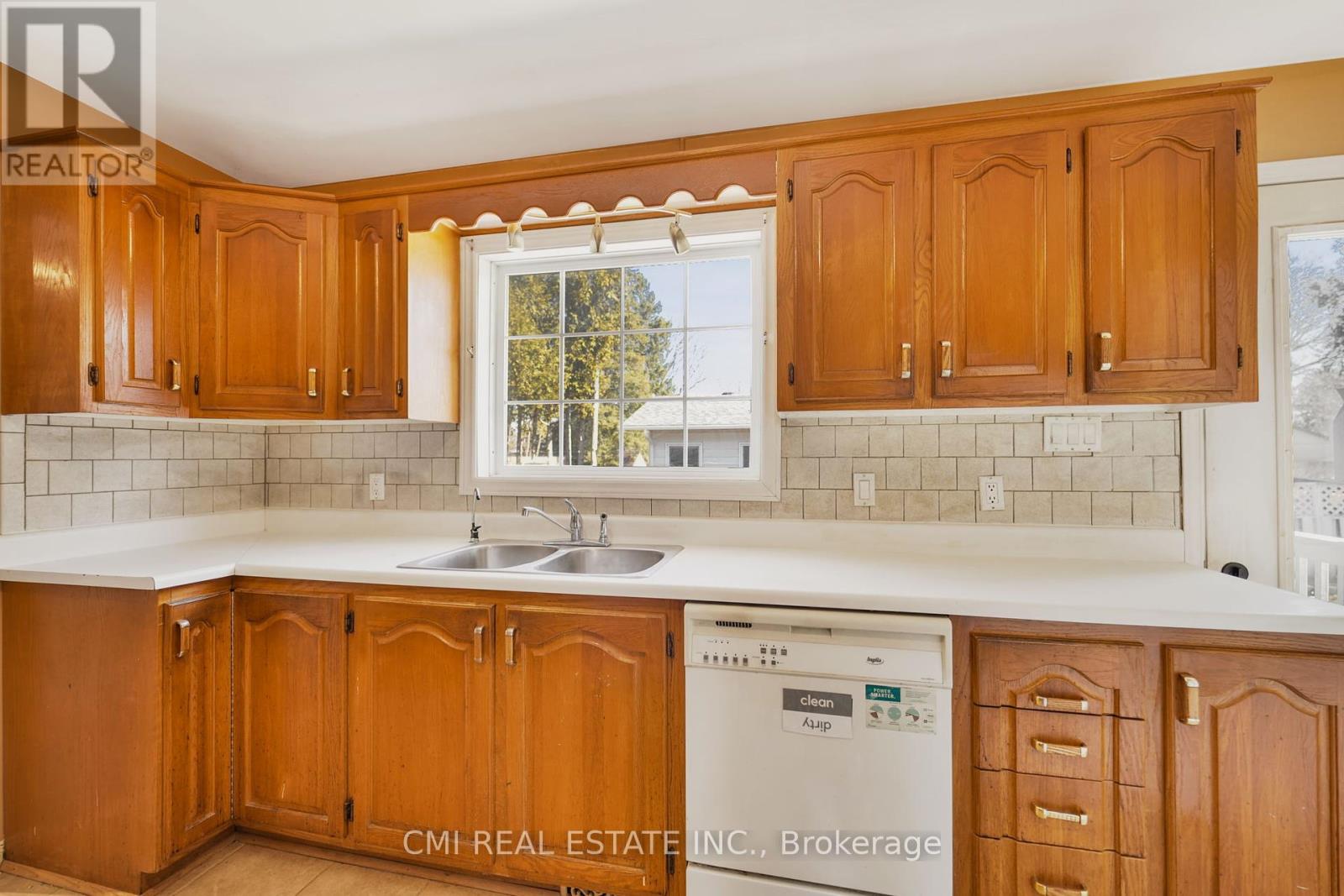 1 Scott Crescent, Perth, Ontario  K7H 3J2 - Photo 11 - X12049381