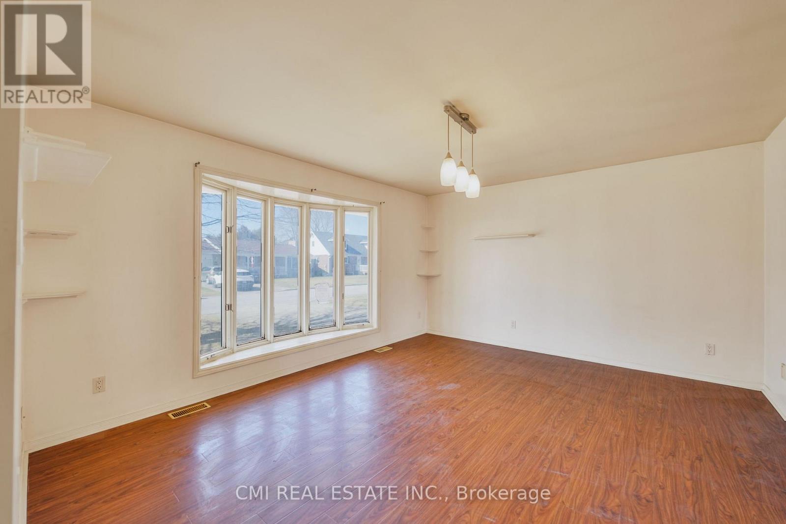 1 Scott Crescent, Perth, Ontario  K7H 3J2 - Photo 8 - X12049381