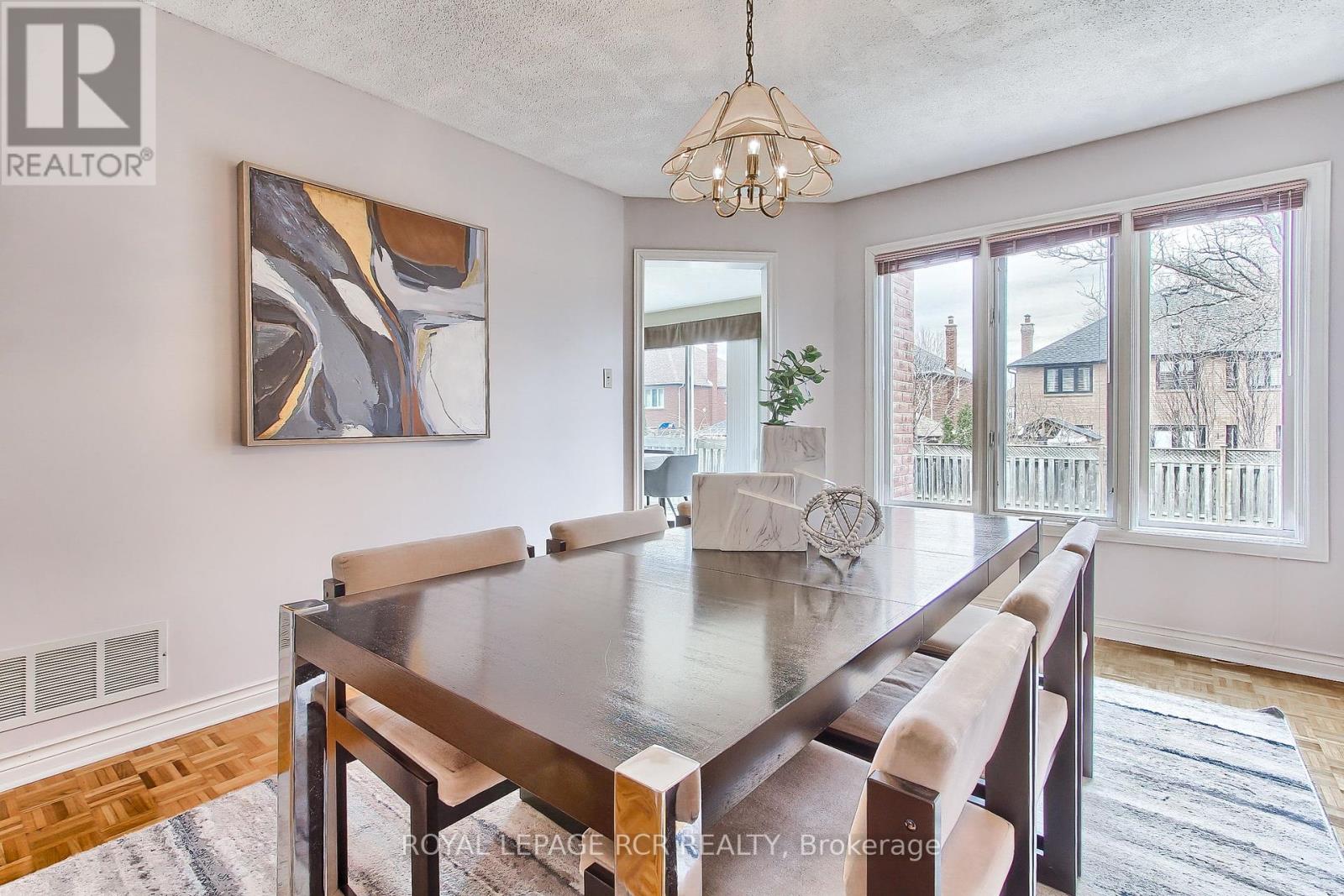 611 Gagnon Place, Newmarket (Stonehaven-Wyndham), Ontario  L3X 1V8 - Photo 13 - N12049401