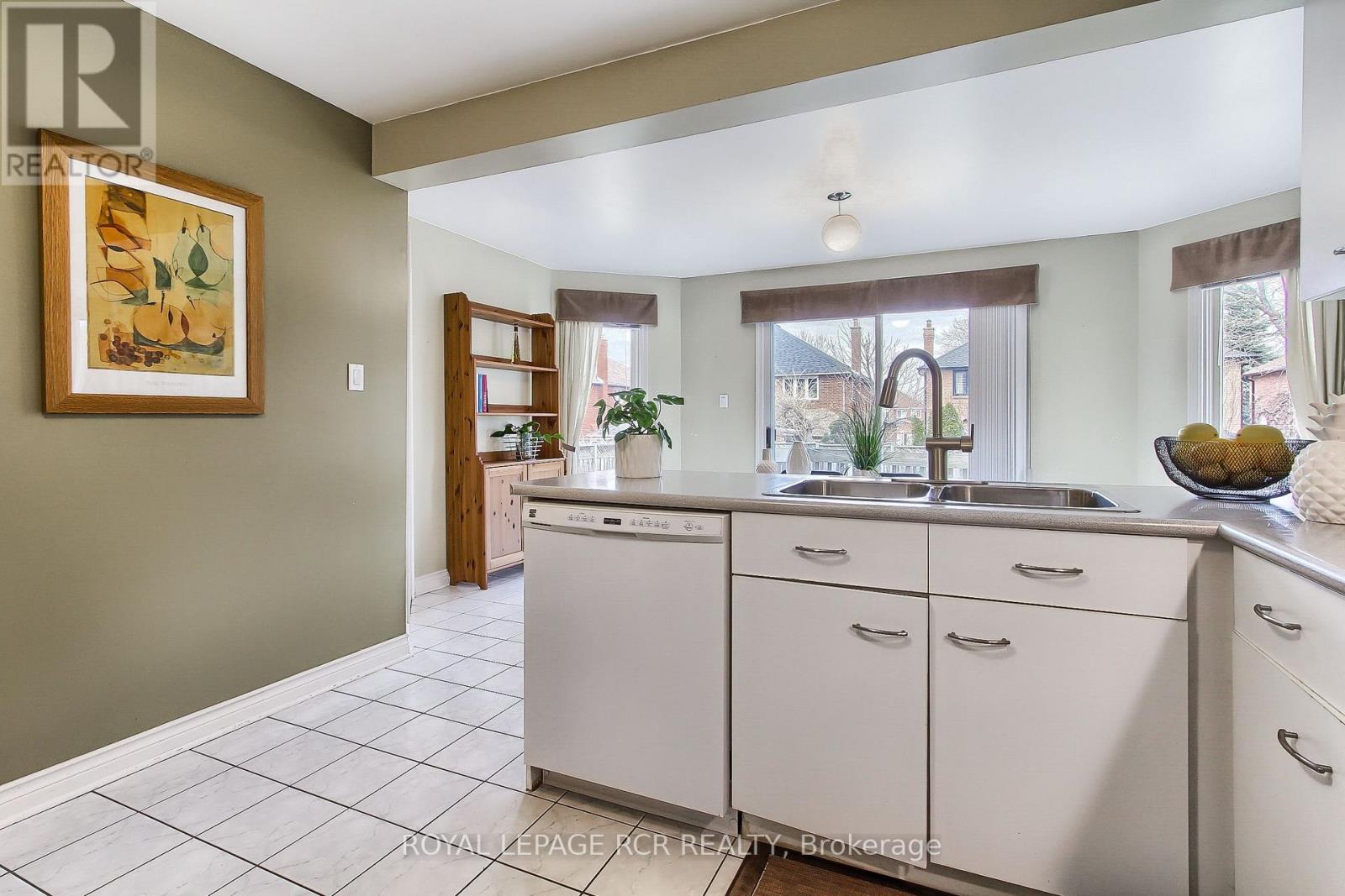611 Gagnon Place, Newmarket (Stonehaven-Wyndham), Ontario  L3X 1V8 - Photo 18 - N12049401