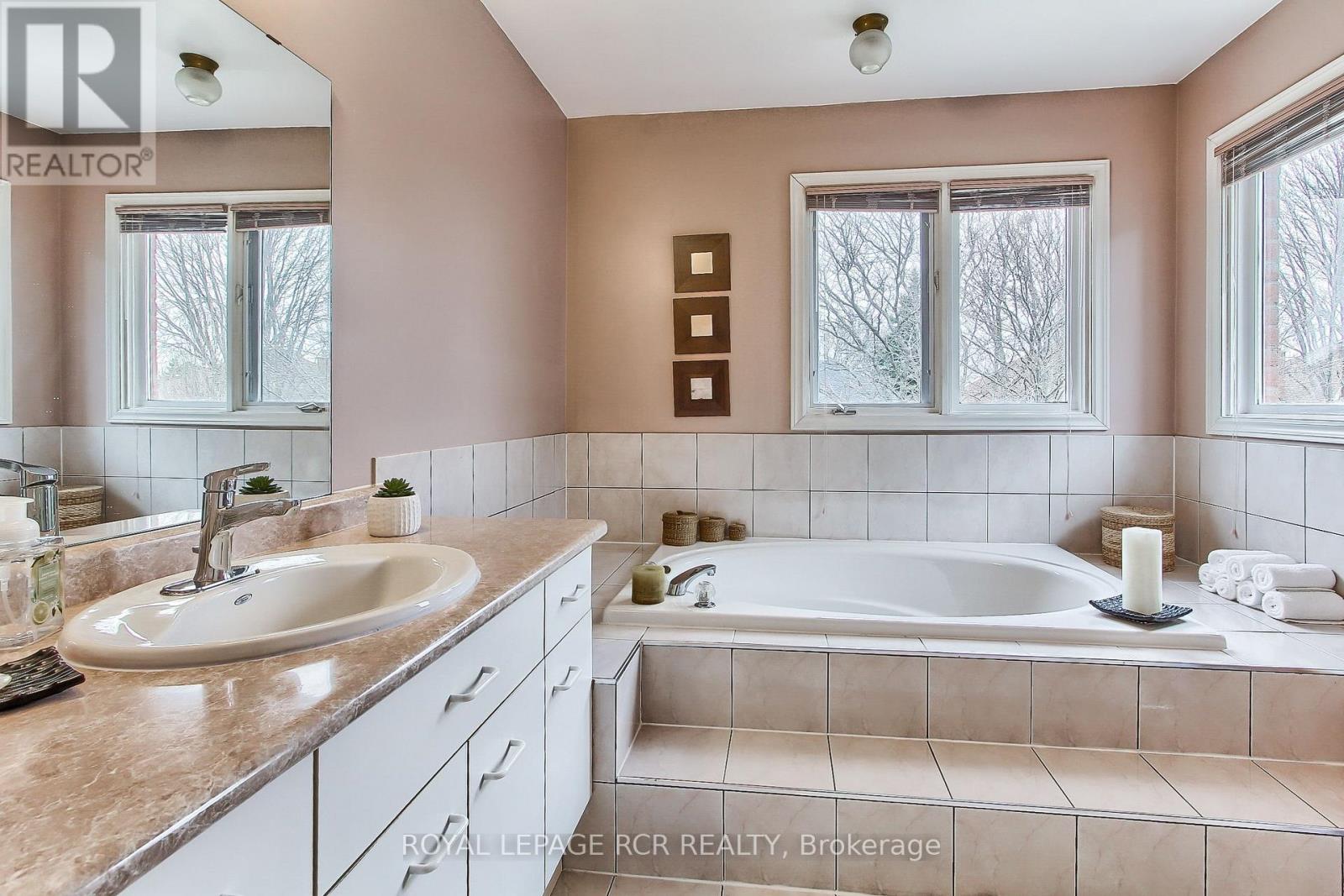 611 Gagnon Place, Newmarket (Stonehaven-Wyndham), Ontario  L3X 1V8 - Photo 33 - N12049401