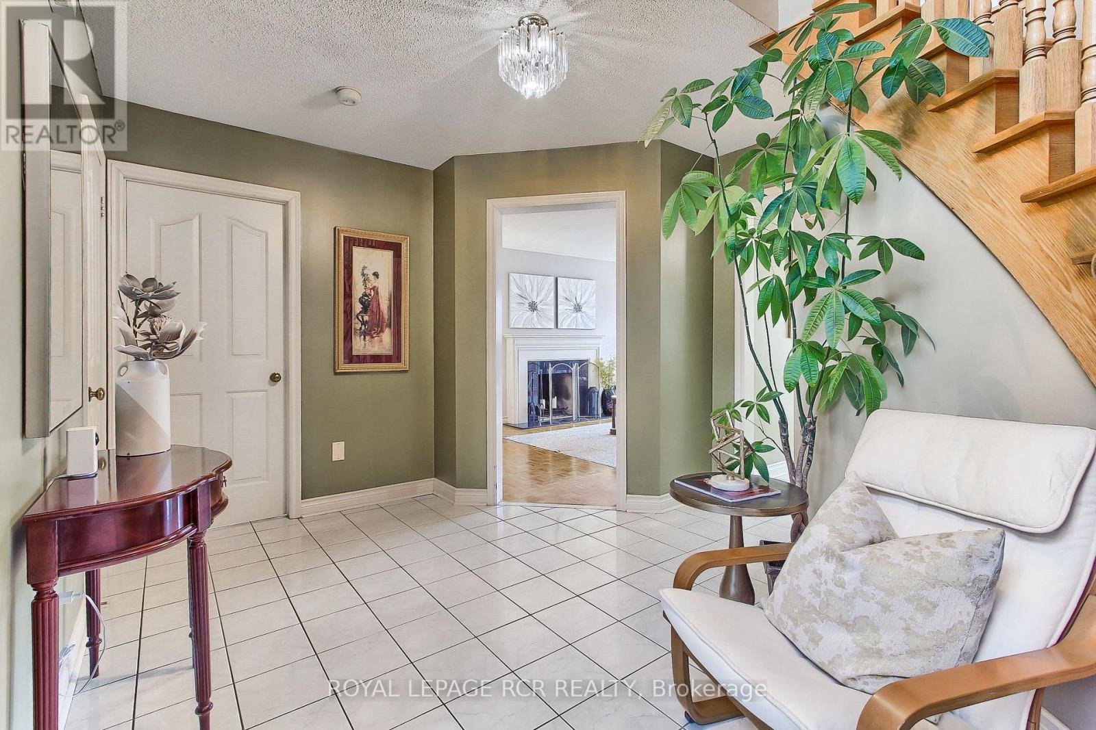 611 Gagnon Place, Newmarket (Stonehaven-Wyndham), Ontario  L3X 1V8 - Photo 6 - N12049401