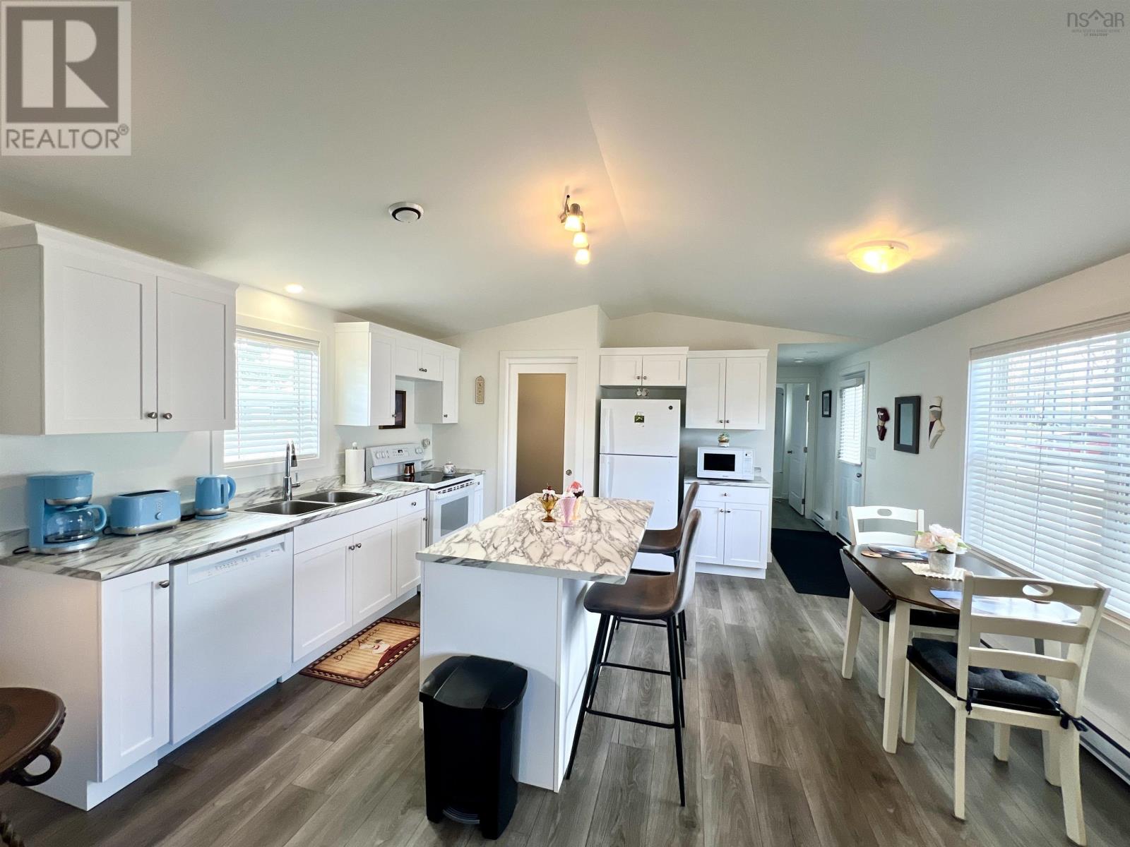 4 Macleod Avenue, Port Hawkesbury, Nova Scotia  B9A 3L5 - Photo 6 - 202506177