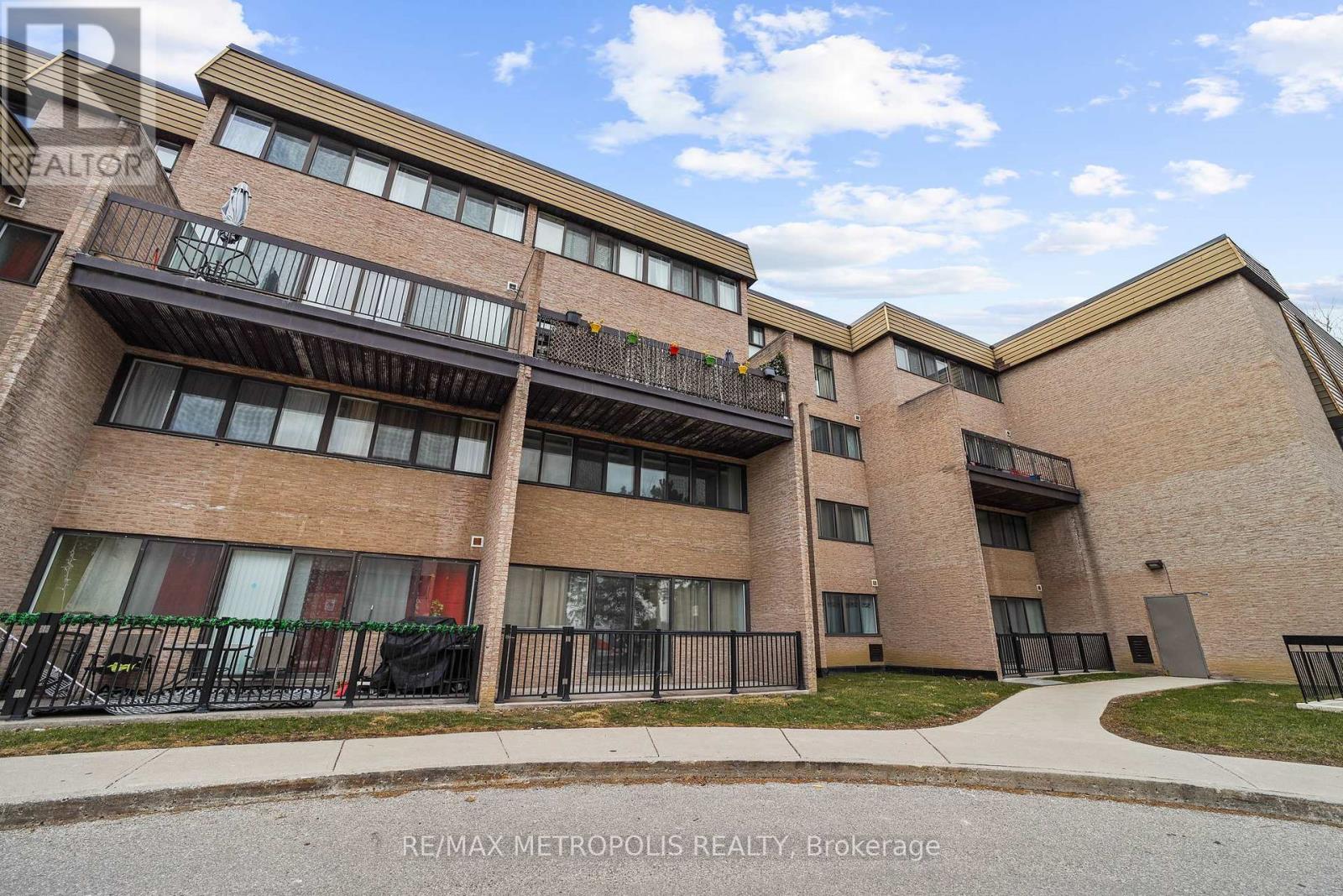 Property at 184 - 2095 ROCHE COURT image 1