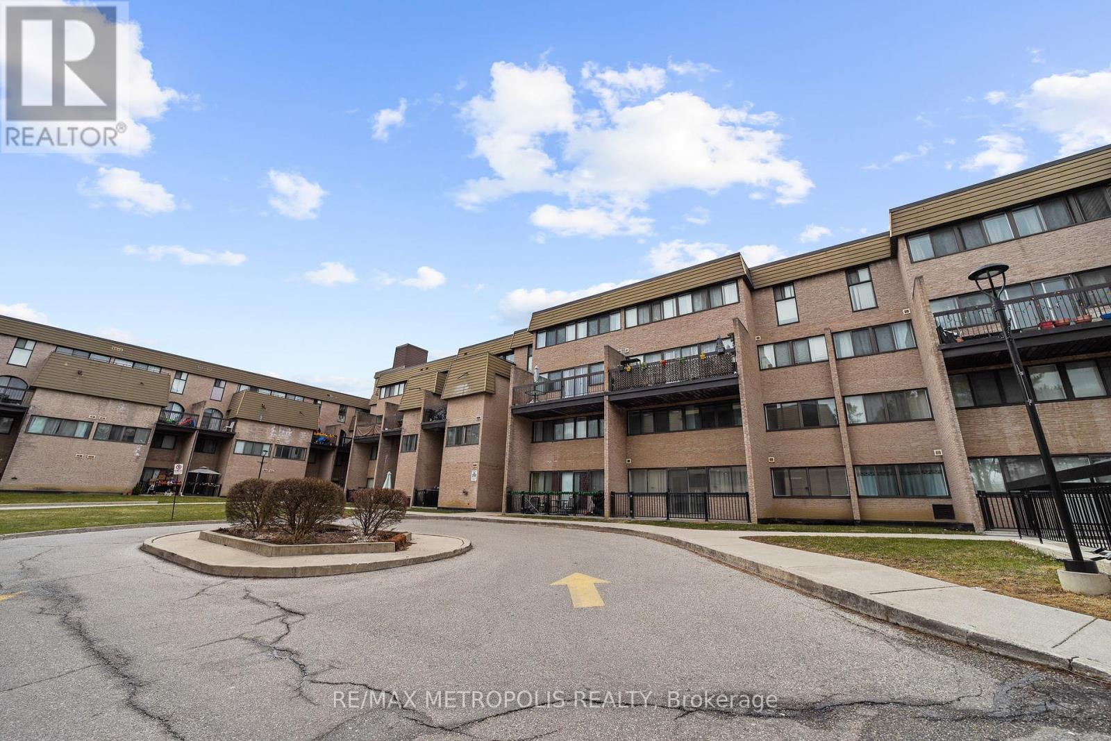 Property at 184 - 2095 ROCHE COURT image 3