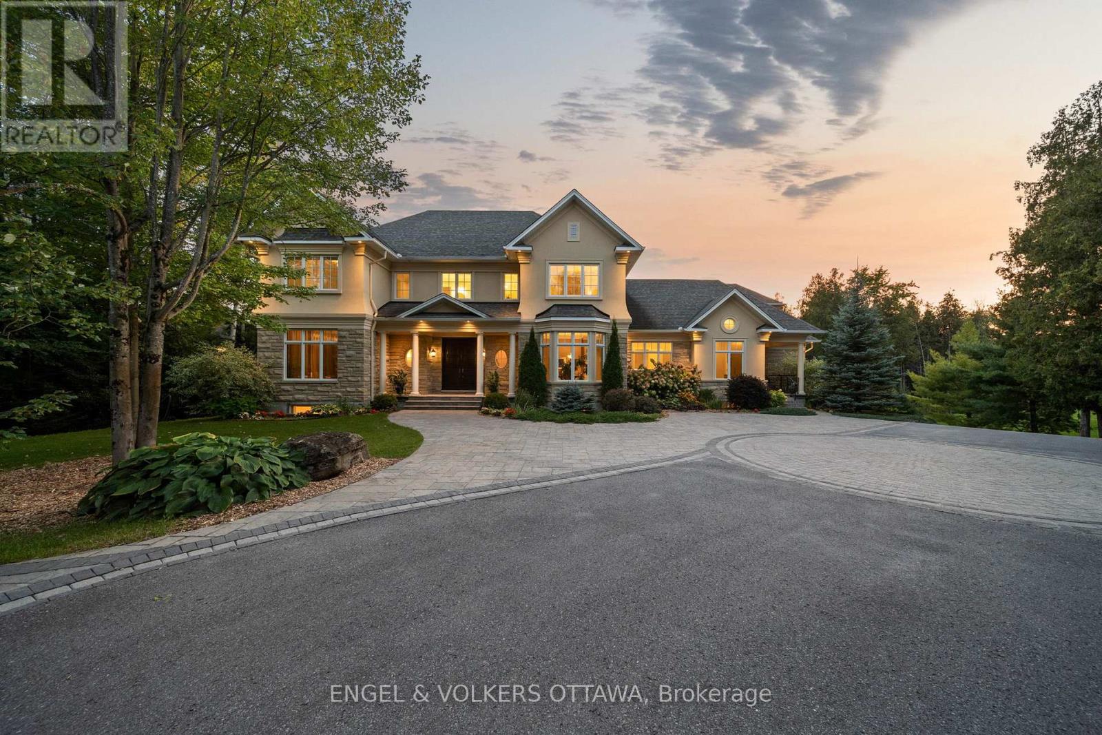 Property at 1408 BLACKHORSE COURT image 2