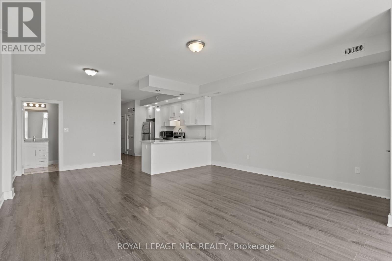 106 - 3710 Main Street, Niagara Falls, Ontario  L2G 6B1 - Photo 10 - X12049491