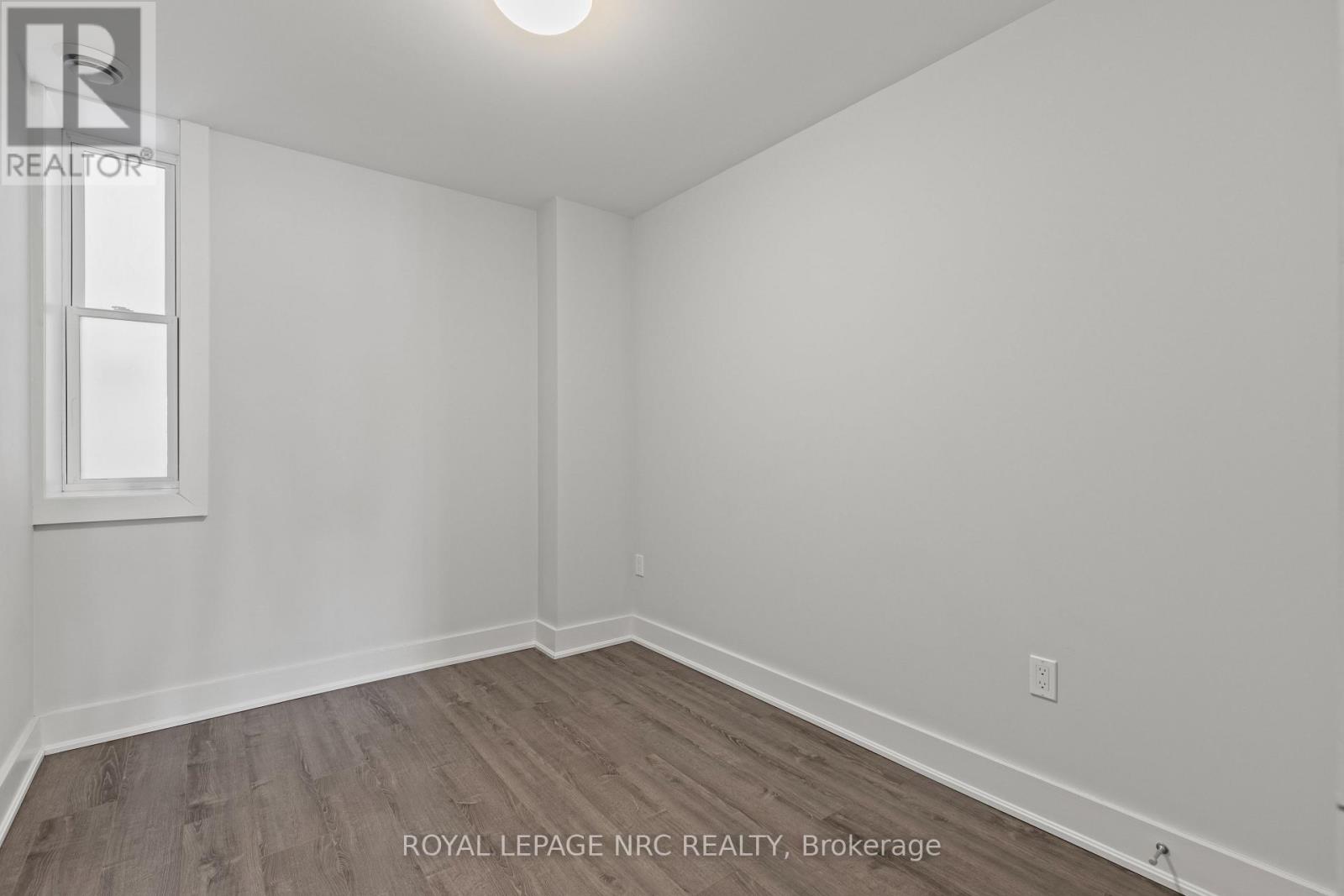 106 - 3710 Main Street, Niagara Falls, Ontario  L2G 6B1 - Photo 22 - X12049491